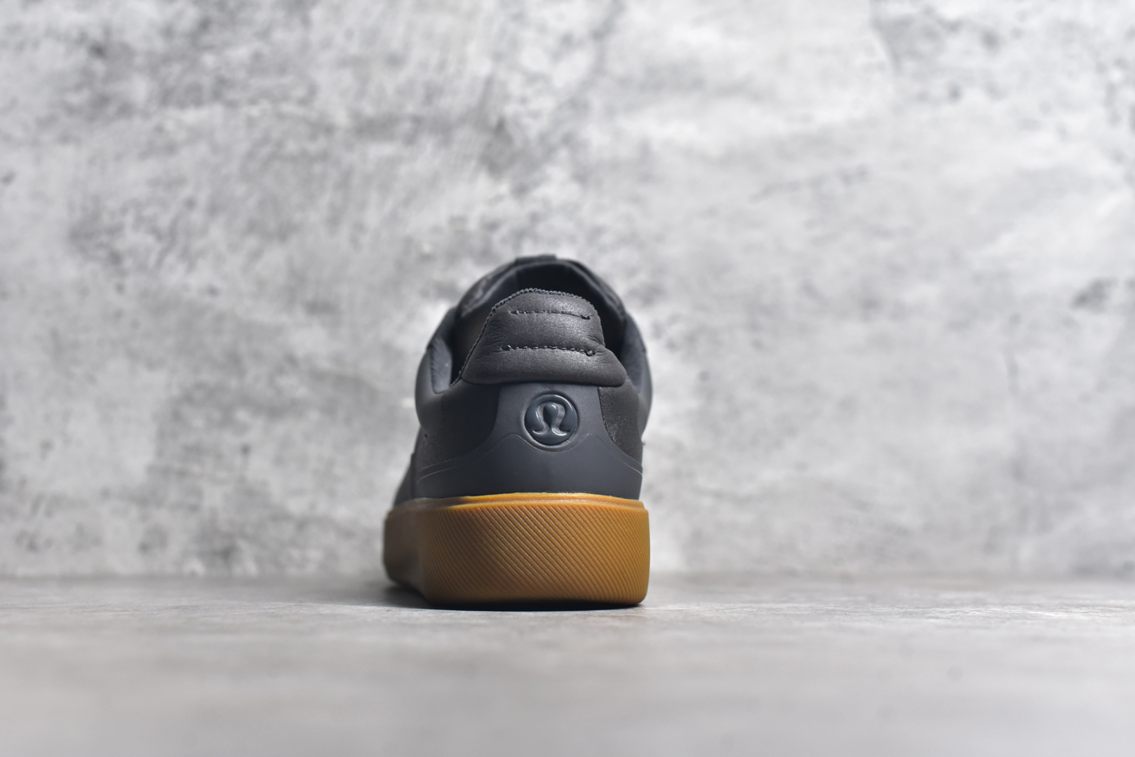 图片[5]-#露露乐蒙 Lululemon W Cityverse Low 圆头系带耐磨低帮生活休闲鞋男女款 男女鞋原楦原纸版数据开发版型 #采用软质荔枝纹牛剖革组合热熔工艺处理绒面材质 #内嵌人体工学加厚环保去臭海玻璃物料脚垫 #外置杯形防滑耐磨橡胶大底❗健身房的小姐姐都在穿,极简主义在这双鞋上淋漓尽致！ 尺码：36～45半-选品中心