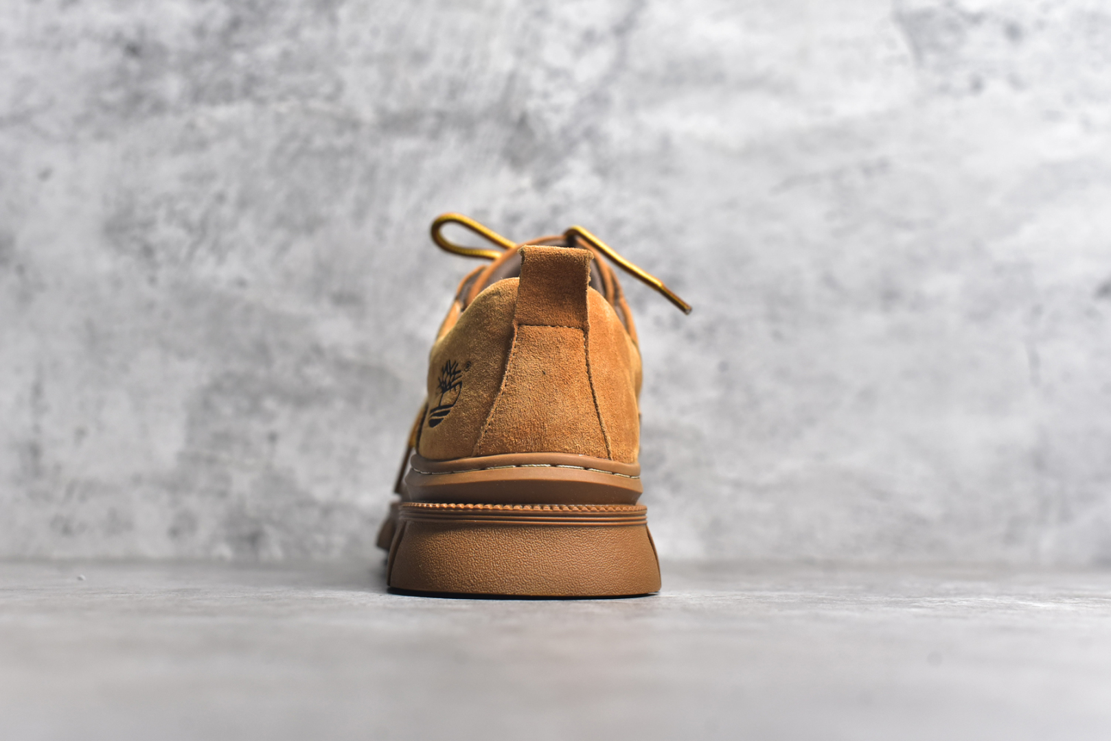 图片[5]-#Timberland 天伯伦/添柏岚经典款 24ss新款低帮 经典再造 全新升级 广东大厂品质 原盒原包装 面料采用意大利🇮🇹顶级磨砂牛皮 搭配防臭防腐真皮乳胶鞋垫 给您完美的穿着体验 质量考究耐穿 型男必备 专治不帅 高品质脚感一流 独家供应 尺码：38 39 40 41 42 43 44 偏大一码-选品中心