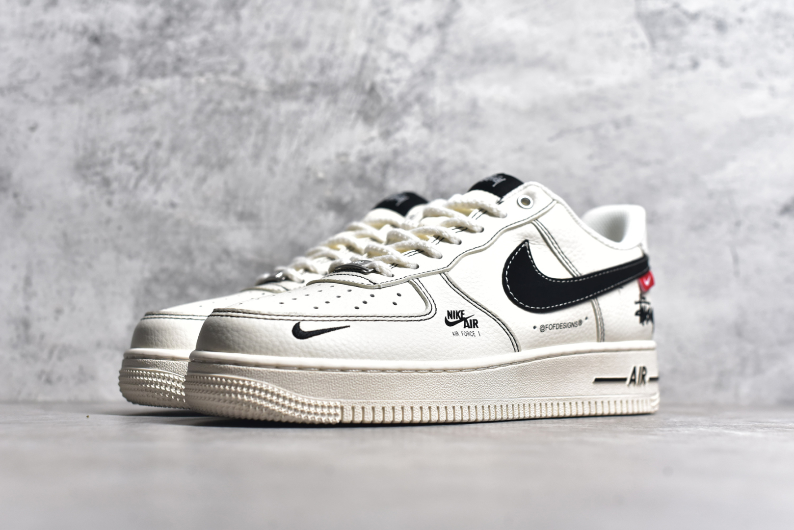 图片[2]-#NK Air Force 1\’07 Low 斯图西联名-米白黑勾红标 空军一号 低帮休闲板鞋 SJ6698-015 #原楦头原纸板 原装鞋盒 定制五金配件 内置全掌气垫 原厂鞋底 尺码：36 36.5 37.5 38 38.5 39 40 40.5 41 42 42.5 43 44 44.5 45-选品中心