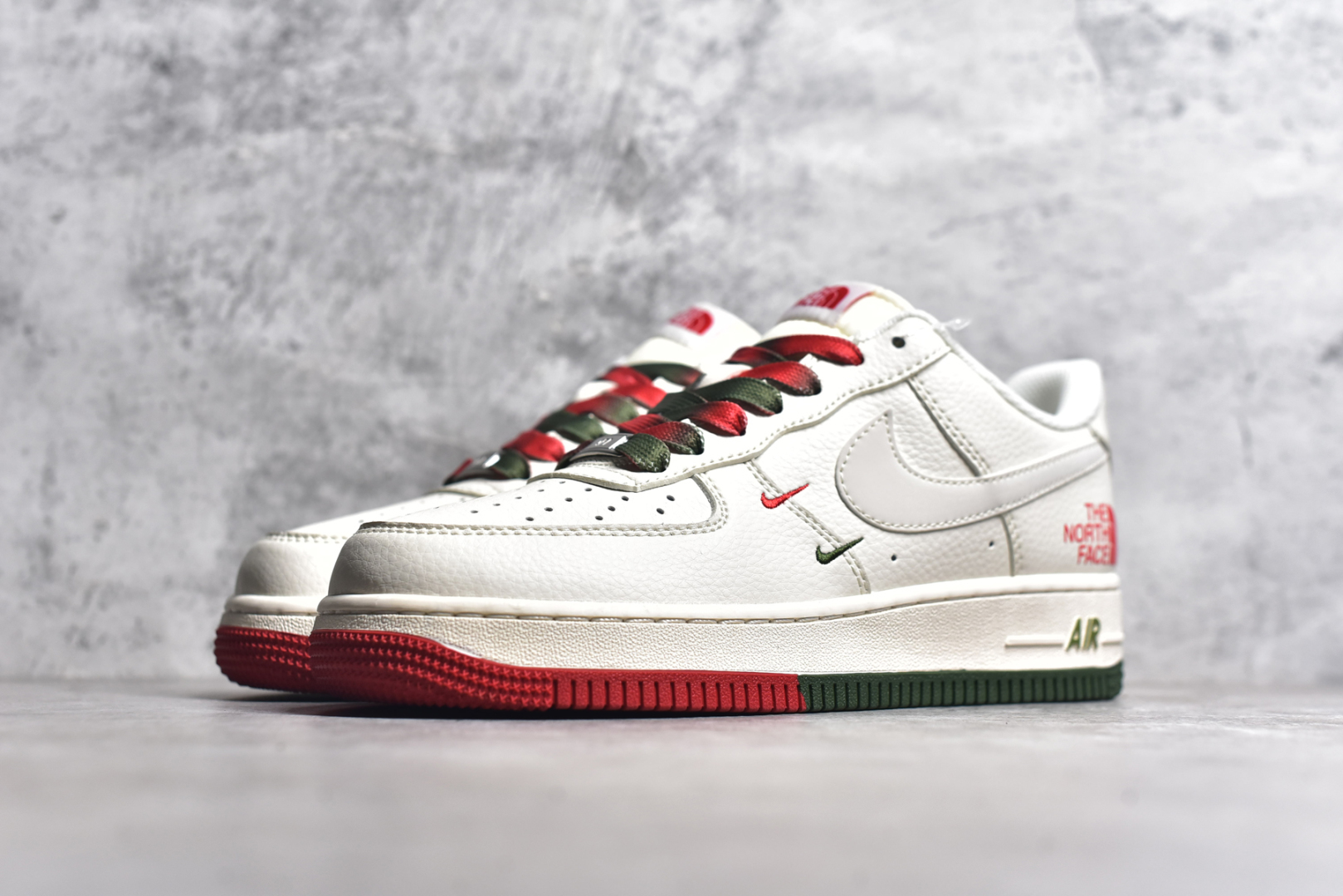 图片[2]-#NK Air Force 1\’07 Low 北面联名-米红绿双拼 空军一号 低帮休闲板鞋 XZ6188-011 #原楦头原纸板 原装鞋盒 定制五金配件 内置全掌气垫 原厂鞋底 尺码：36 36.5 37.5 38 38.5 39 40 40.5 41 42 42.5 43 44 44.5 45-选品中心