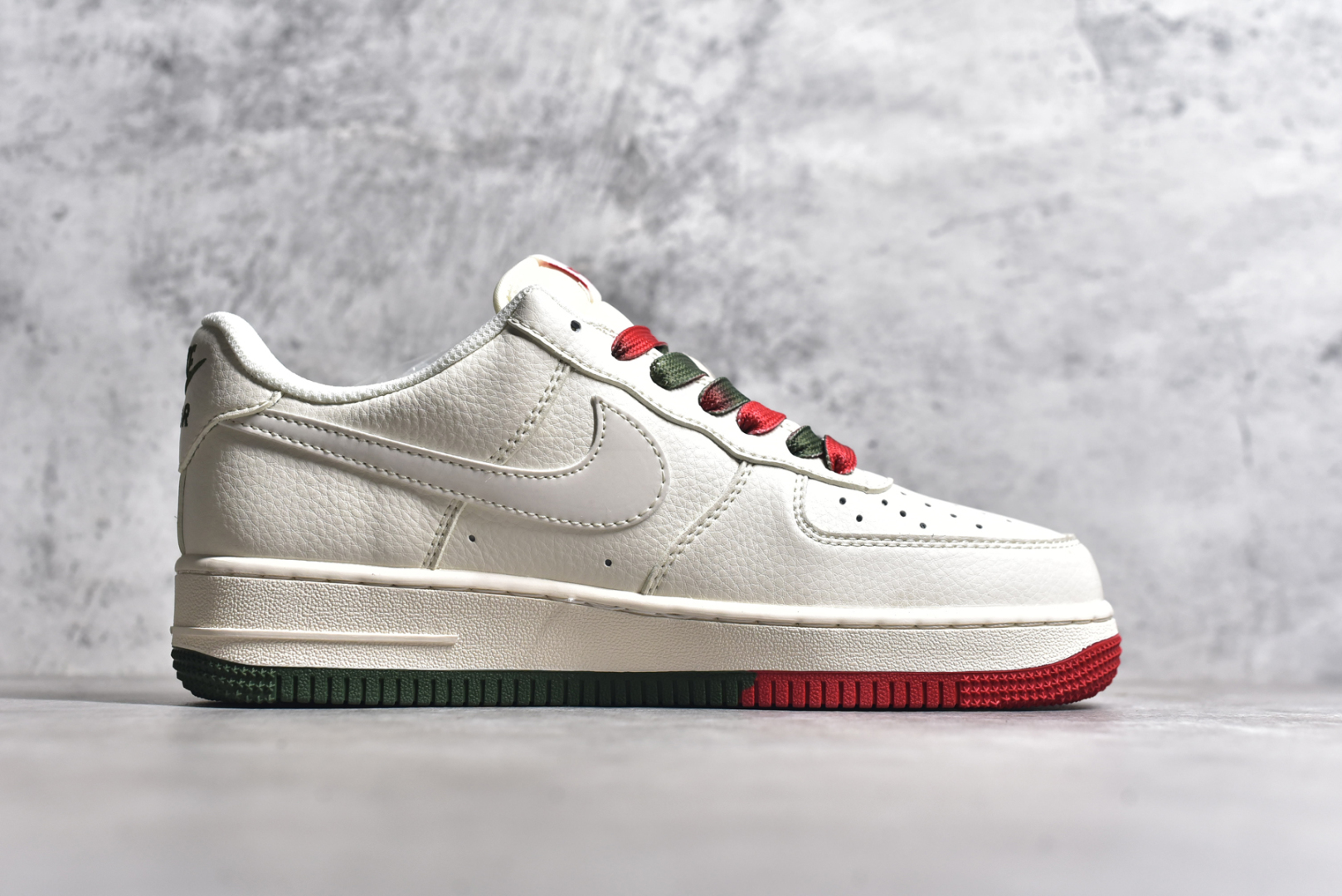图片[3]-#NK Air Force 1\’07 Low 北面联名-米红绿双拼 空军一号 低帮休闲板鞋 XZ6188-011 #原楦头原纸板 原装鞋盒 定制五金配件 内置全掌气垫 原厂鞋底 尺码：36 36.5 37.5 38 38.5 39 40 40.5 41 42 42.5 43 44 44.5 45-选品中心