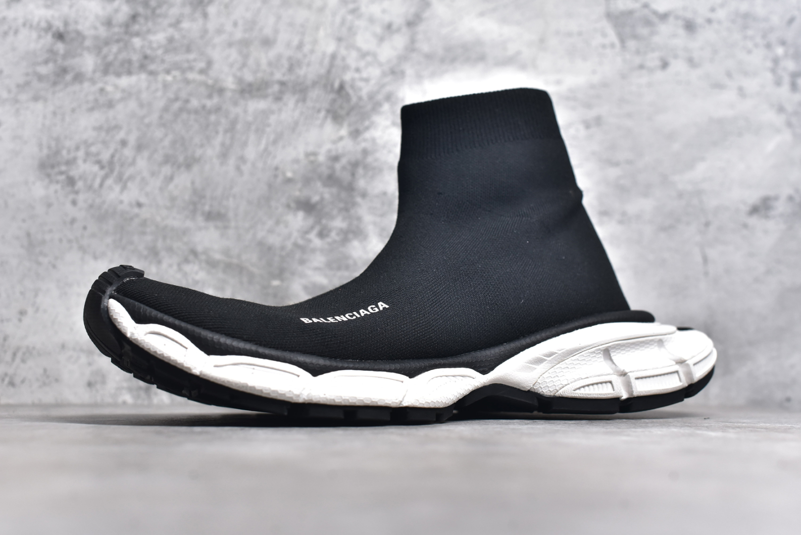 #Balenciaga 巴黎世家 袜子鞋系列 以下配色 国内一线高端外贸大厂出品 品质无需多言赘述 买到即是赚到 精准库存 退换无忧 放心推广 尺码：35-45-选品中心