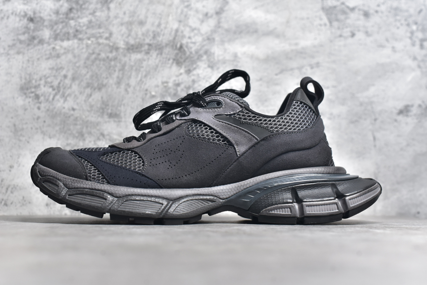 # Balenciaga 巴黎世家 3XL以下两个配色 国内一线高端外贸大厂出品 品质无需多言赘述 买到即是赚到 全码货齐 退换无忧 放心推广 尺码：35-45 比运动鞋偏大一码-选品中心