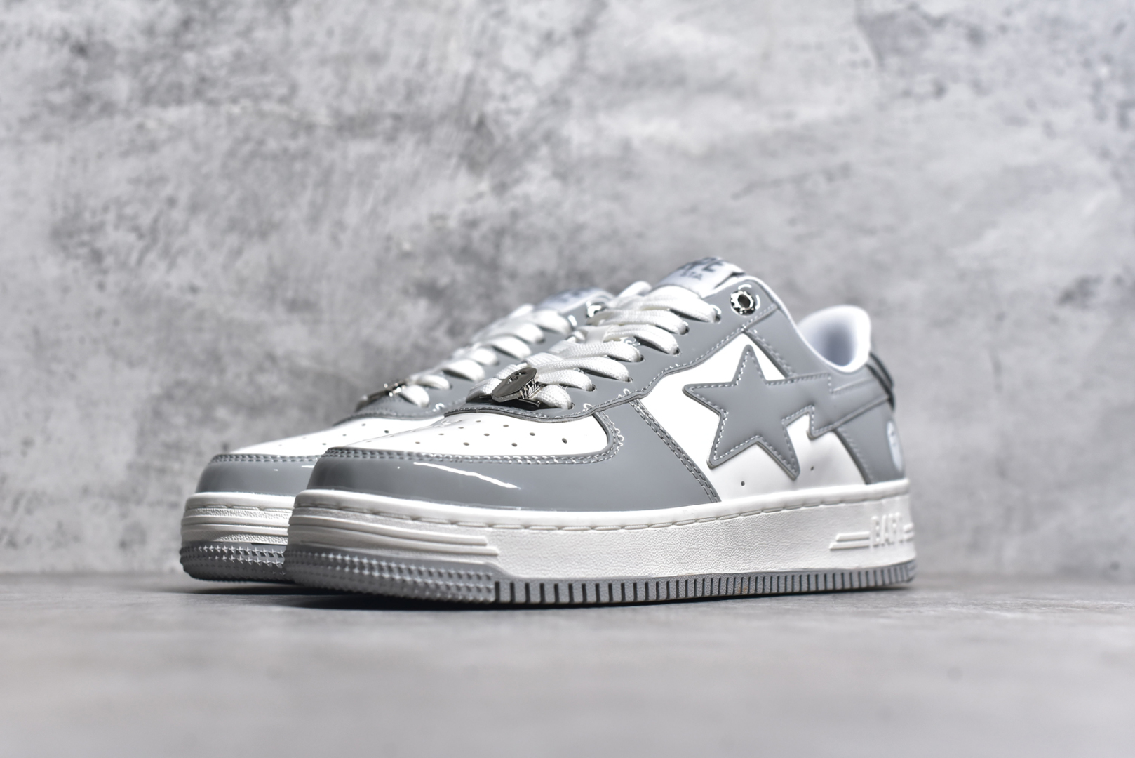 图片[2]-#BapeStaToLow 猿人头 经典低帮运动休闲板鞋 市售最高版本原鞋开发匠心打造开发时长超过半年鞋面内里均采用市场最好的头层牛皮原数据进口机台高频印压LOGO中底嵌入Ortholite缓震材质全套包装包含猿人logo定制防尘袋定制迷彩鞋垫一副 H082AB# 尺码：36 36.5 37.5 38 38.5 39 40 40.5 41 42 42.5 43 44 44.5 45 46-选品中心