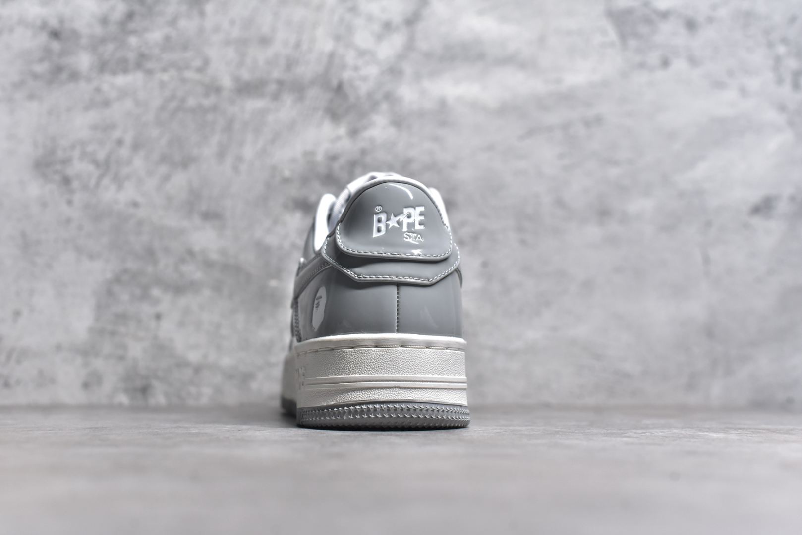 图片[5]-#BapeStaToLow 猿人头 经典低帮运动休闲板鞋 市售最高版本原鞋开发匠心打造开发时长超过半年鞋面内里均采用市场最好的头层牛皮原数据进口机台高频印压LOGO中底嵌入Ortholite缓震材质全套包装包含猿人logo定制防尘袋定制迷彩鞋垫一副 H082AB# 尺码：36 36.5 37.5 38 38.5 39 40 40.5 41 42 42.5 43 44 44.5 45 46-选品中心
