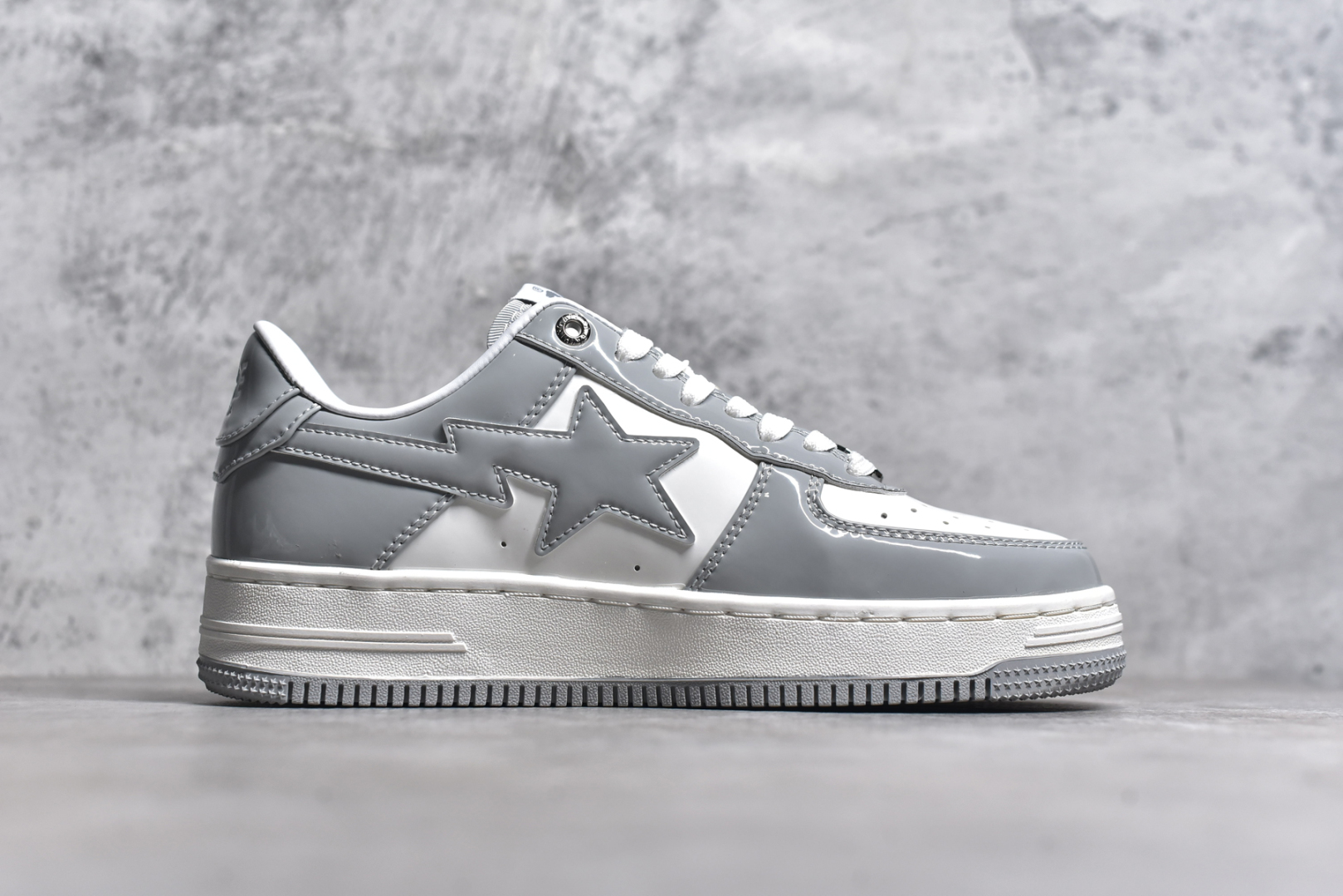 图片[3]-#BapeStaToLow 猿人头 经典低帮运动休闲板鞋 市售最高版本原鞋开发匠心打造开发时长超过半年鞋面内里均采用市场最好的头层牛皮原数据进口机台高频印压LOGO中底嵌入Ortholite缓震材质全套包装包含猿人logo定制防尘袋定制迷彩鞋垫一副 H082AB# 尺码：36 36.5 37.5 38 38.5 39 40 40.5 41 42 42.5 43 44 44.5 45 46-选品中心