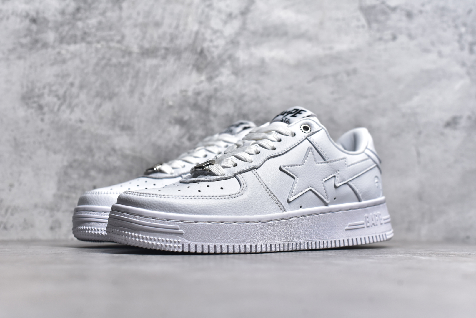 图片[2]-#BapeStaToLow 猿人头 经典低帮运动休闲板鞋 市售最高版本原鞋开发匠心打造开发时长超过半年鞋面内里均采用市场最好的头层牛皮原数据进口机台高频印压LOGO中底嵌入Ortholite缓震材质全套包装包含猿人logo定制防尘袋定制迷彩鞋垫一副 H082AB# 尺码：36 36.5 37.5 38 38.5 39 40 40.5 41 42 42.5 43 44 44.5 45 46-选品中心