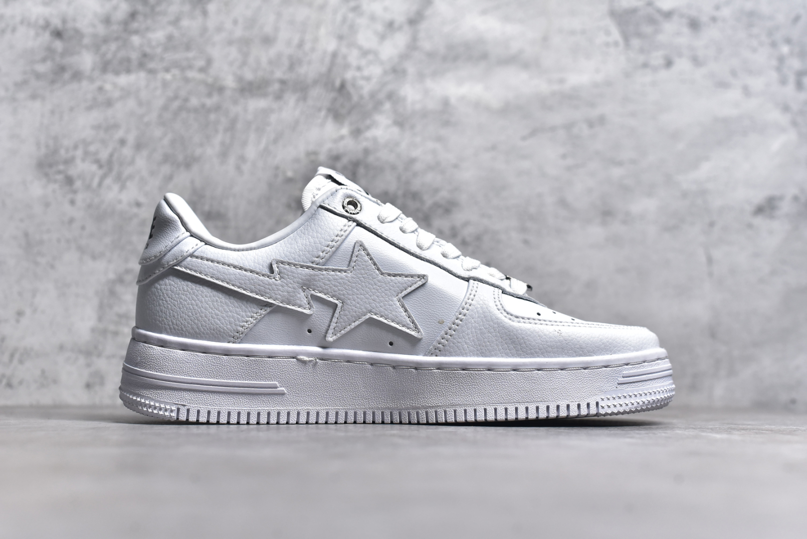 图片[3]-#BapeStaToLow 猿人头 经典低帮运动休闲板鞋 市售最高版本原鞋开发匠心打造开发时长超过半年鞋面内里均采用市场最好的头层牛皮原数据进口机台高频印压LOGO中底嵌入Ortholite缓震材质全套包装包含猿人logo定制防尘袋定制迷彩鞋垫一副 H082AB# 尺码：36 36.5 37.5 38 38.5 39 40 40.5 41 42 42.5 43 44 44.5 45 46-选品中心