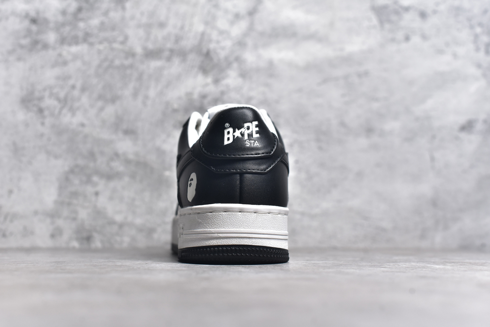 图片[5]-#BapeStaToLow 猿人头 经典低帮运动休闲板鞋 市售最高版本原鞋开发匠心打造开发时长超过半年鞋面内里均采用市场最好的头层牛皮原数据进口机台高频印压LOGO中底嵌入Ortholite缓震材质全套包装包含猿人logo定制防尘袋定制迷彩鞋垫一副 H082AB# 尺码：36 36.5 37.5 38 38.5 39 40 40.5 41 42 42.5 43 44 44.5 45 46-选品中心