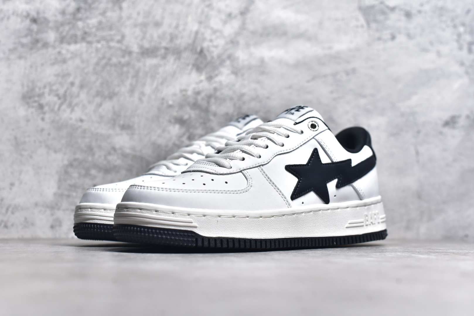 图片[2]-#BapeStaToLow 猿人头 经典低帮运动休闲板鞋 市售最高版本原鞋开发匠心打造开发时长超过半年鞋面内里均采用市场最好的头层牛皮原数据进口机台高频印压LOGO中底嵌入Ortholite缓震材质全套包装包含猿人logo定制防尘袋定制迷彩鞋垫一副 H082AB# 尺码：36 36.5 37.5 38 38.5 39 40 40.5 41 42 42.5 43 44 44.5 45 46-选品中心