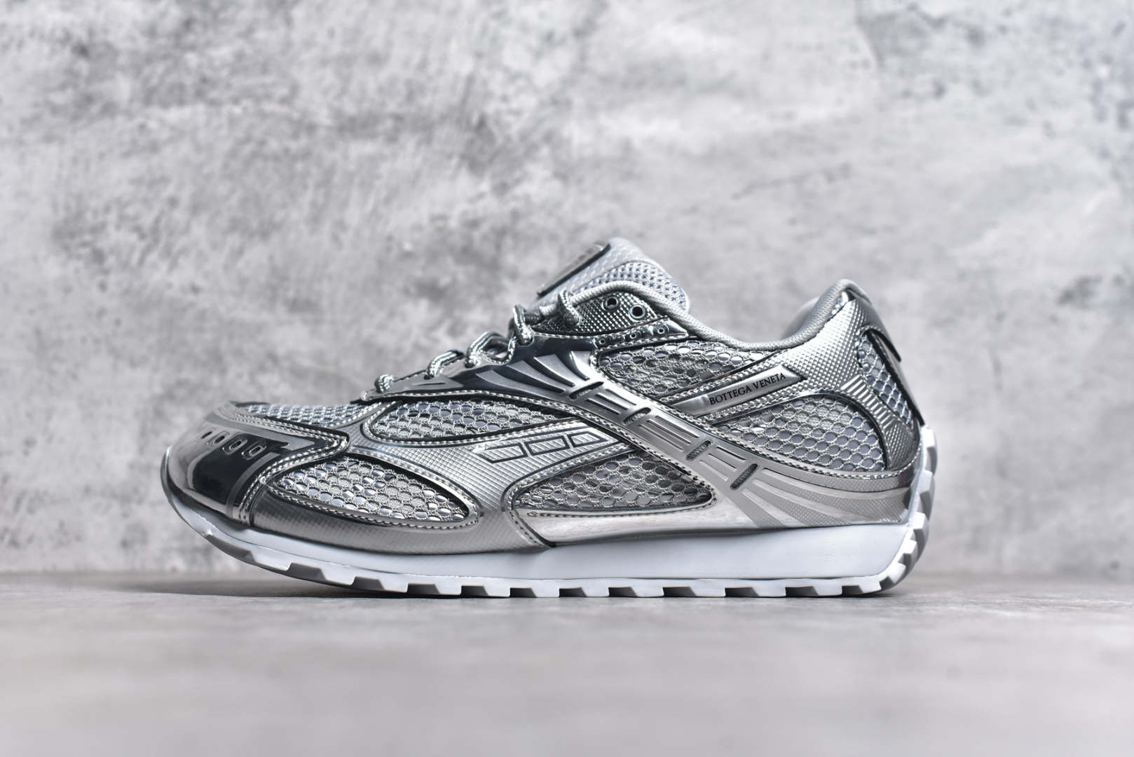 #BOTTEGA VENETA Orbit Runner BV葆蝶家时尚休闲王一博同款老爹鞋运动鞋 原版开发 一比一打造 相似度百分之99以上 市场一梯队级别品质 区别市场任何标文顶级品质版本 采用轻质科技网布面料 搭配几何图案设计橡胶外底 王炸系列 高版本 认准套包工艺 实际增高很多哦 还是一样显腿细非常nice 耐玩耐造 对标对版 套包鞋工艺 认准高版本 大底选用拼色TPU大底 配置原版包装 尺码：35 36 37 38 39 40 41 42 43 44 45-选品中心