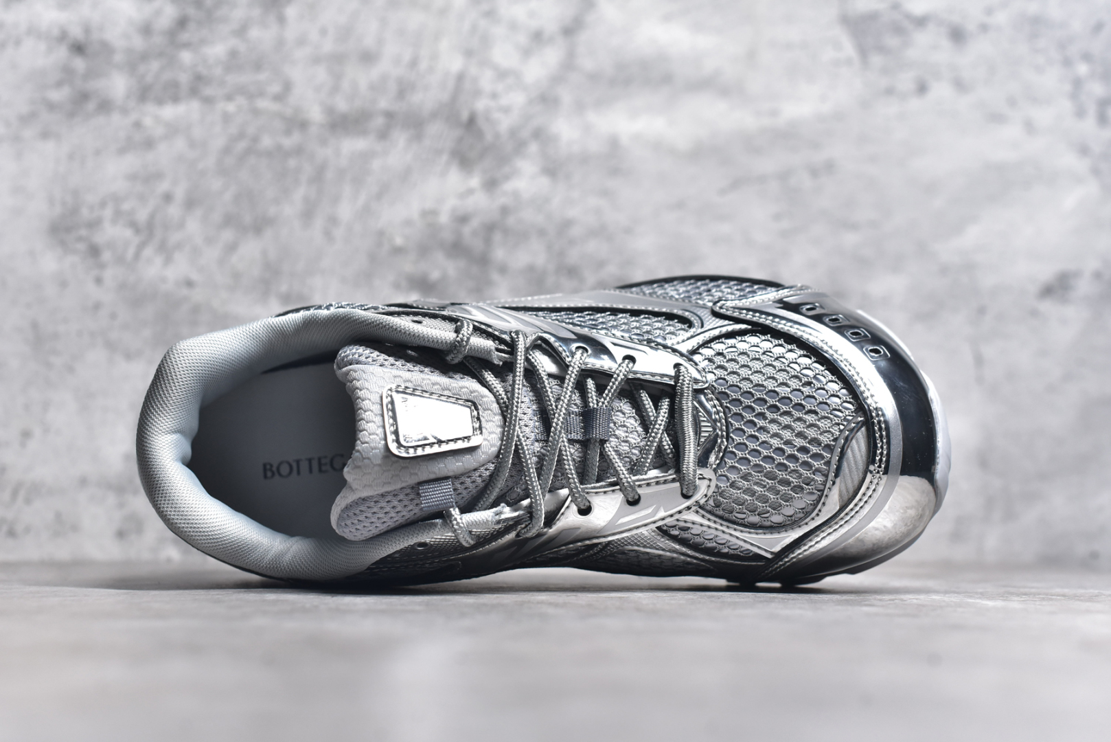 图片[4]-#BOTTEGA VENETA Orbit Runner BV葆蝶家时尚休闲王一博同款老爹鞋运动鞋 原版开发 一比一打造 相似度百分之99以上 市场一梯队级别品质 区别市场任何标文顶级品质版本 采用轻质科技网布面料 搭配几何图案设计橡胶外底 王炸系列 高版本 认准套包工艺 实际增高很多哦 还是一样显腿细非常nice 耐玩耐造 对标对版 套包鞋工艺 认准高版本 大底选用拼色TPU大底 配置原版包装 尺码：35 36 37 38 39 40 41 42 43 44 45-选品中心
