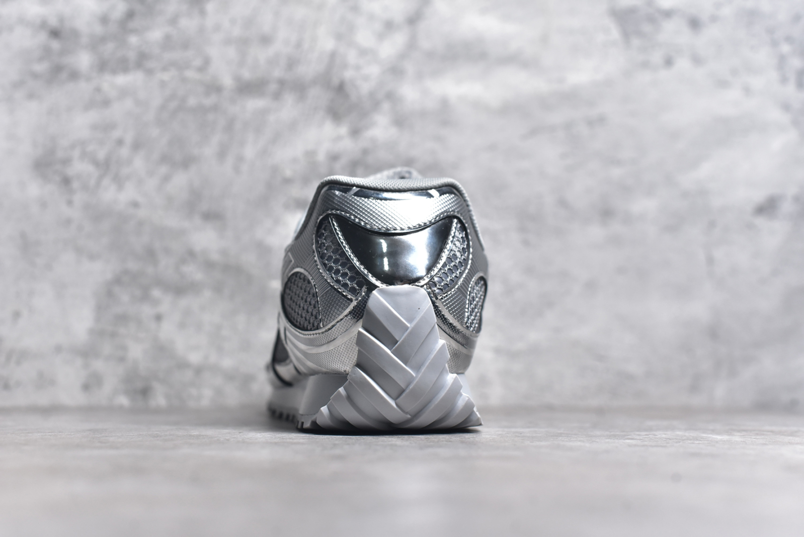 图片[5]-#BOTTEGA VENETA Orbit Runner BV葆蝶家时尚休闲王一博同款老爹鞋运动鞋 原版开发 一比一打造 相似度百分之99以上 市场一梯队级别品质 区别市场任何标文顶级品质版本 采用轻质科技网布面料 搭配几何图案设计橡胶外底 王炸系列 高版本 认准套包工艺 实际增高很多哦 还是一样显腿细非常nice 耐玩耐造 对标对版 套包鞋工艺 认准高版本 大底选用拼色TPU大底 配置原版包装 尺码：35 36 37 38 39 40 41 42 43 44 45-选品中心