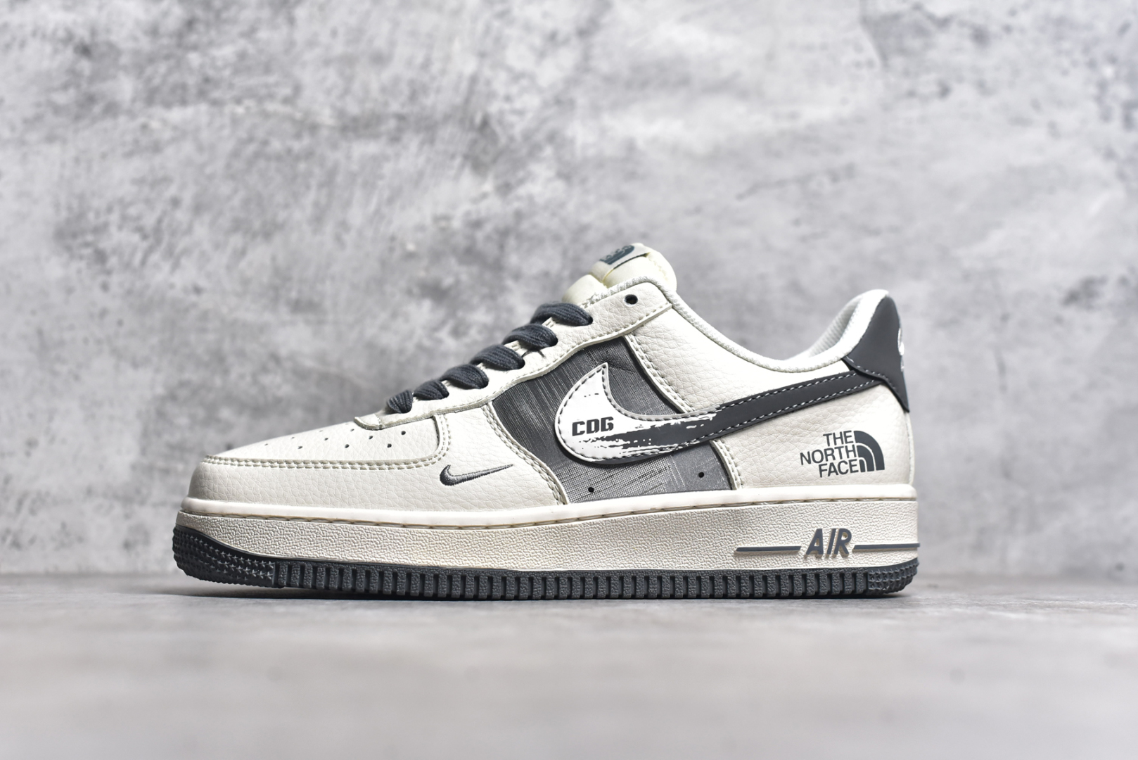 #NK Air Force 1\’07 Low 北面联名-CDG米灰 空军一号 低帮休闲板鞋 DM6688-002 #原楦头原纸板 原装鞋盒 定制五金配件 内置全掌气垫 原厂鞋底 尺码：36 36.5 37.5 38 38.5 39 40 40.5 41 42 42.5 43 44 44.5 45-选品中心