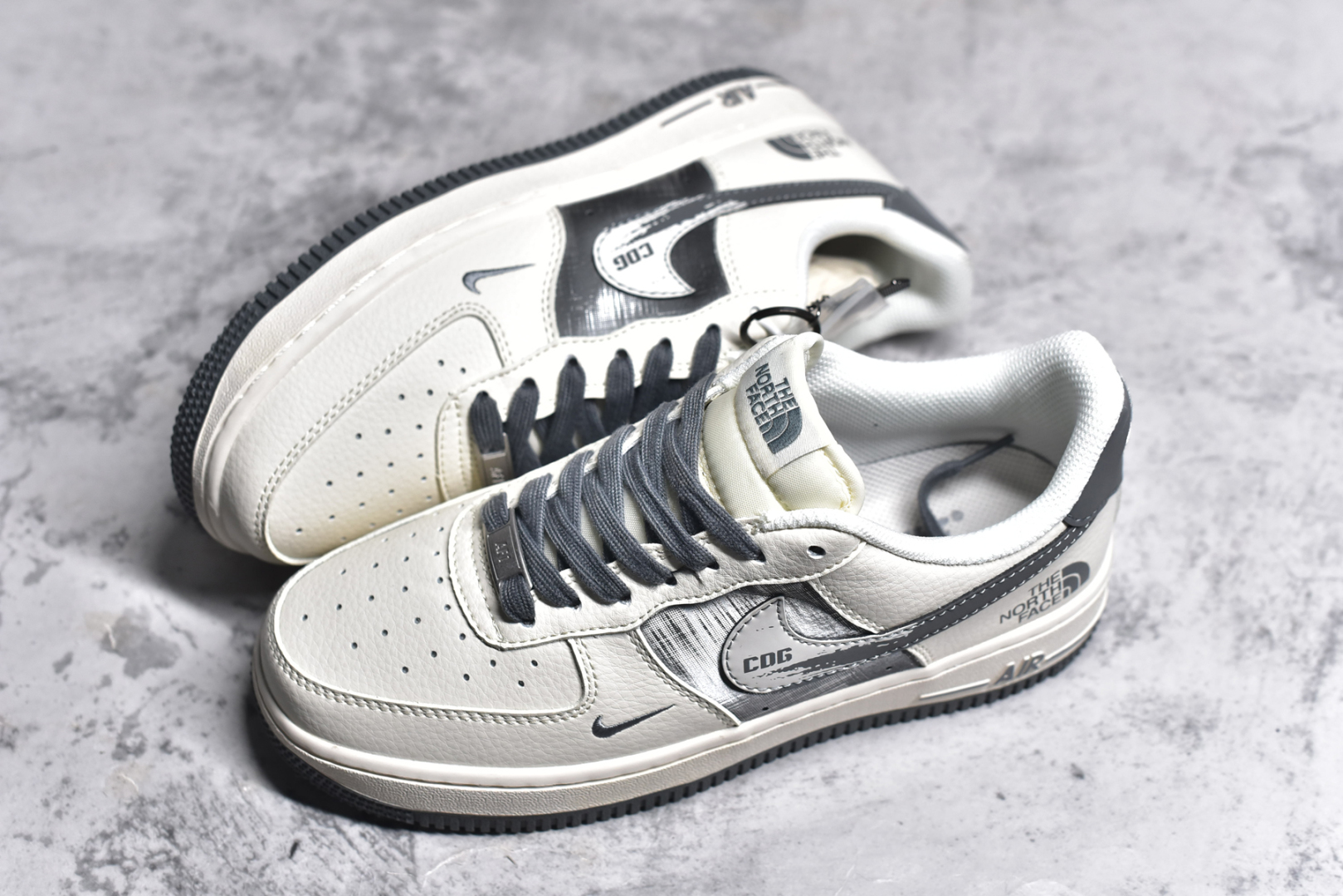 图片[7]-#NK Air Force 1\’07 Low 北面联名-CDG米灰 空军一号 低帮休闲板鞋 DM6688-002 #原楦头原纸板 原装鞋盒 定制五金配件 内置全掌气垫 原厂鞋底 尺码：36 36.5 37.5 38 38.5 39 40 40.5 41 42 42.5 43 44 44.5 45-选品中心