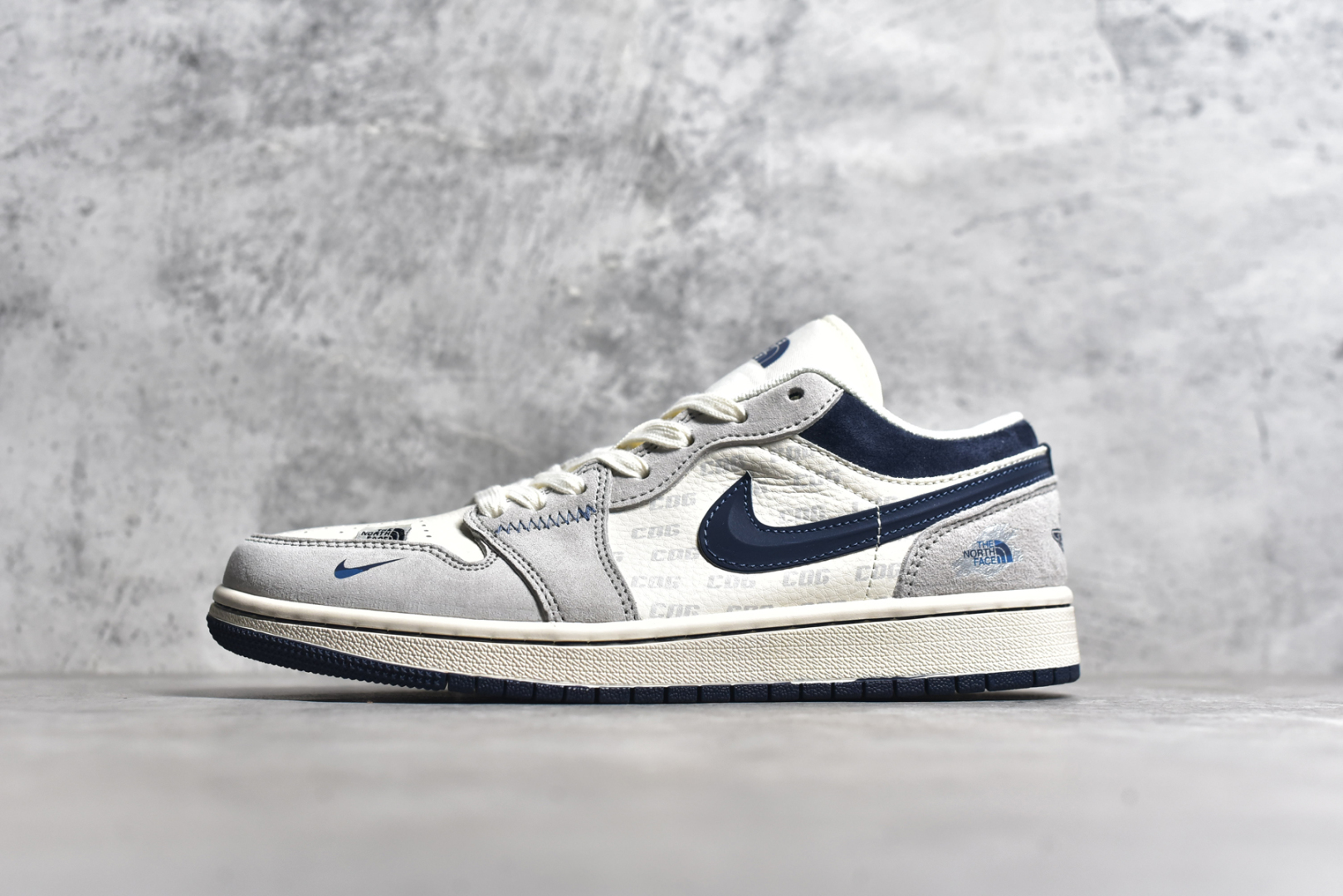 #Air Jordan 1 Low AJ1 乔1 北面联名-全猪八蓝勾 高端定制 低帮复古篮球鞋 DM9188-010 #定制鞋盒 大厂纯原品质出货 超高清洁度 皮料切割干净无任何毛边 细节完美 尺码：36 36.5 37.5 38 38.5 39 40 40.5 41 42 42.5 43 44 44.5 45-选品中心