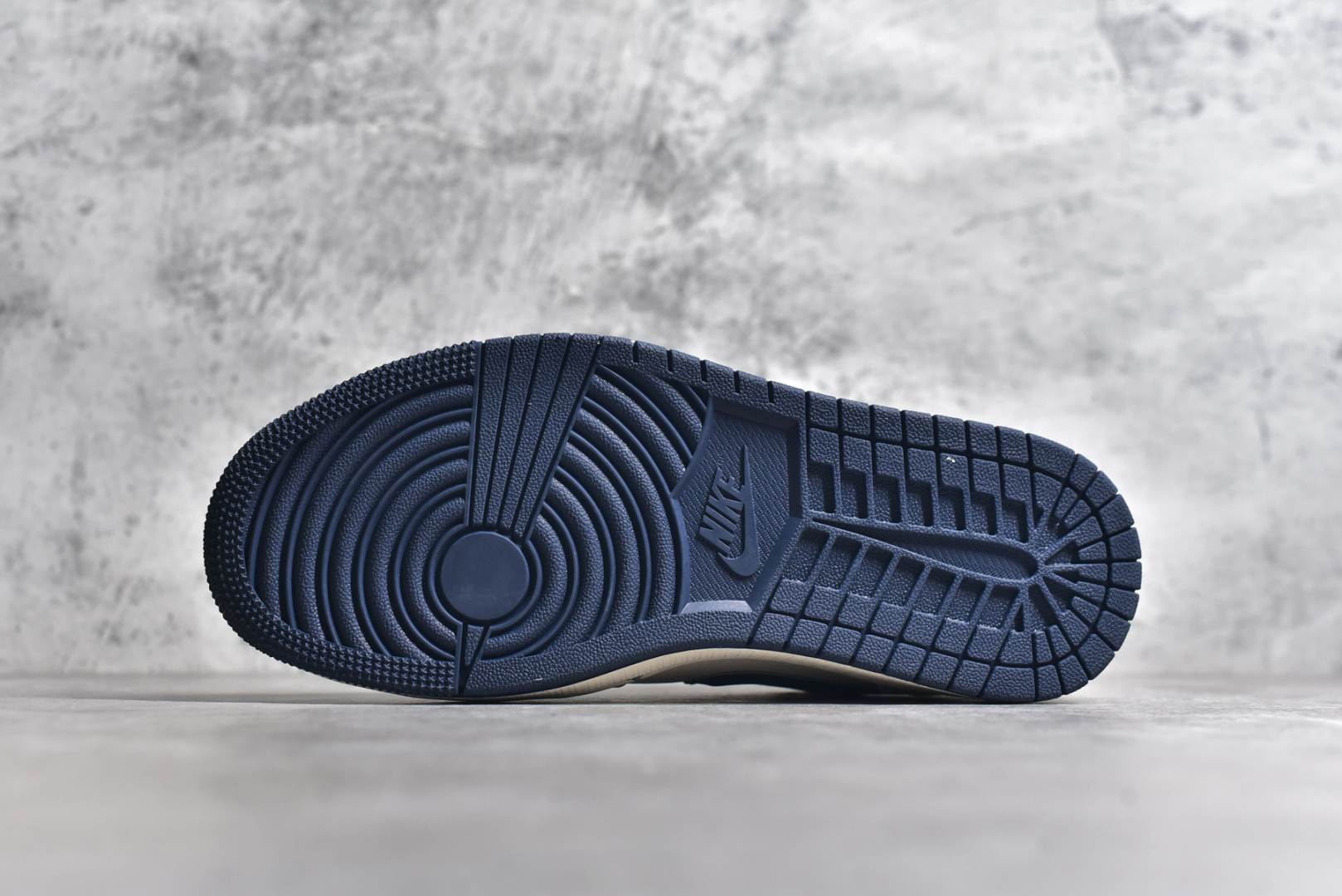 图片[6]-#Air Jordan 1 Low AJ1 乔1 北面联名-全猪八蓝勾 高端定制 低帮复古篮球鞋 DM9188-010 #定制鞋盒 大厂纯原品质出货 超高清洁度 皮料切割干净无任何毛边 细节完美 尺码：36 36.5 37.5 38 38.5 39 40 40.5 41 42 42.5 43 44 44.5 45-选品中心