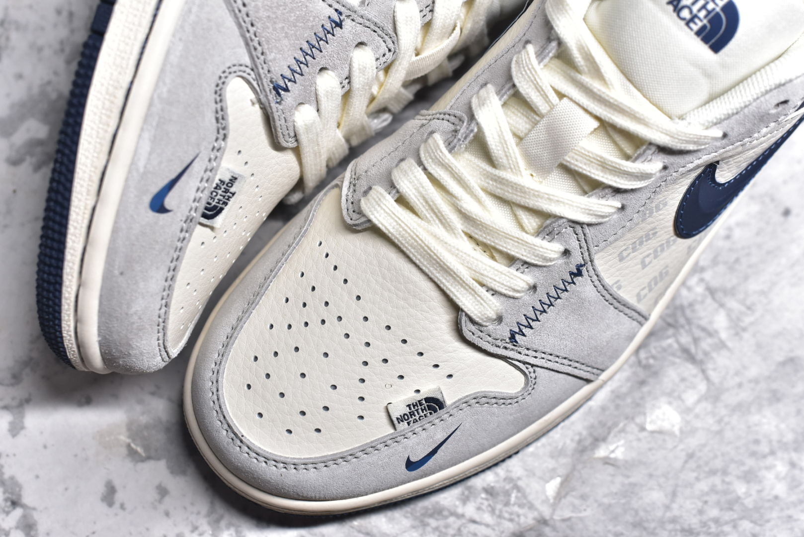 图片[8]-#Air Jordan 1 Low AJ1 乔1 北面联名-全猪八蓝勾 高端定制 低帮复古篮球鞋 DM9188-010 #定制鞋盒 大厂纯原品质出货 超高清洁度 皮料切割干净无任何毛边 细节完美 尺码：36 36.5 37.5 38 38.5 39 40 40.5 41 42 42.5 43 44 44.5 45-选品中心