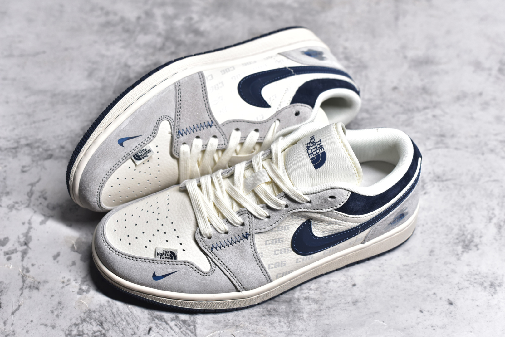 图片[7]-#Air Jordan 1 Low AJ1 乔1 北面联名-全猪八蓝勾 高端定制 低帮复古篮球鞋 DM9188-010 #定制鞋盒 大厂纯原品质出货 超高清洁度 皮料切割干净无任何毛边 细节完美 尺码：36 36.5 37.5 38 38.5 39 40 40.5 41 42 42.5 43 44 44.5 45-选品中心