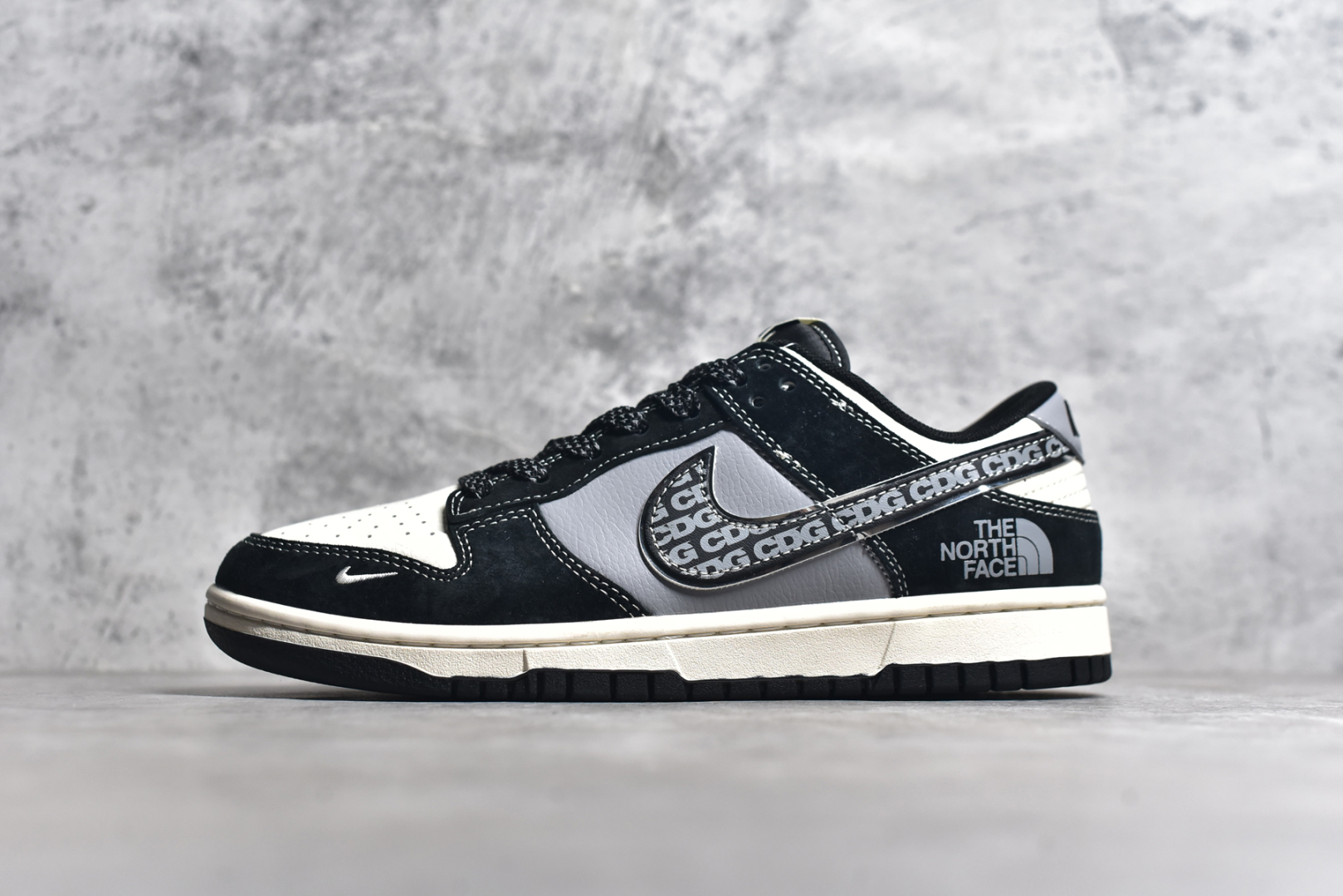 #NK SB Dunk Low 北面联名-EDG印花勾 周年高端定制 低帮休闲板鞋 XS1086-005 #定制鞋盒 大厂纯原品质出货 超高清洁度 皮料切割干净无任何毛边 细节完美 尺码：36 36.5 37.5 38 38.5 39 40 40.5 41 42 42.5 43 44 44.5 45-选品中心