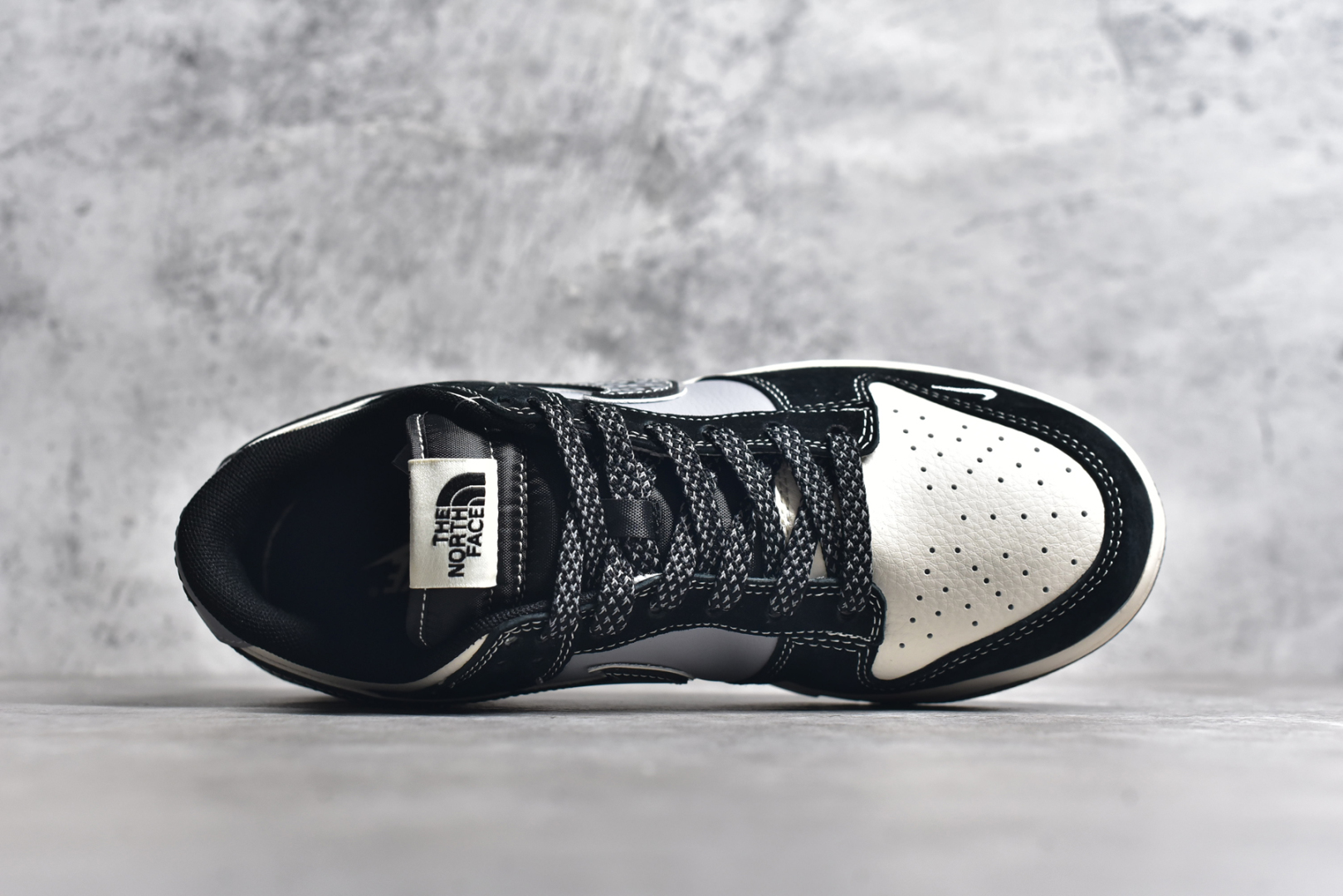 图片[4]-#NK SB Dunk Low 北面联名-EDG印花勾 周年高端定制 低帮休闲板鞋 XS1086-005 #定制鞋盒 大厂纯原品质出货 超高清洁度 皮料切割干净无任何毛边 细节完美 尺码：36 36.5 37.5 38 38.5 39 40 40.5 41 42 42.5 43 44 44.5 45-选品中心