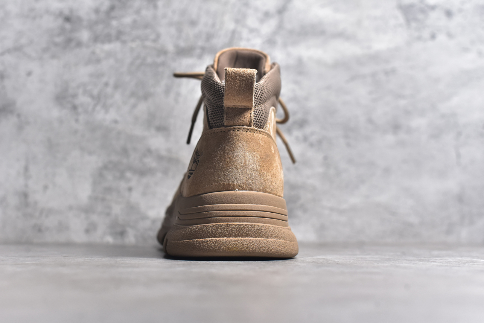 图片[5]-#Timberland添柏岚/天伯伦户外高帮休闲大黄靴系列 #广东大厂品质 原盒原包装 #24ss新款 时尚潮流搭配 面料采用意大利🇮🇹顶级磨砂细纹牛皮 搭配防臭防腐真皮乳胶鞋垫 大底到五金都是代工厂原材料制作 同原版固特异永不开胶工艺 好货不杀猪 首单质量严格把控 全网独家首发 品质毋庸置疑 全套官网统一包装 给您完美的穿着体验 质量考究耐穿 型男必备 专治不帅 高品质脚感一流 今年冬季防寒户外专用 日常随意搭配 尺码：38 39 40 41 42 43 44（皮鞋码）-选品中心