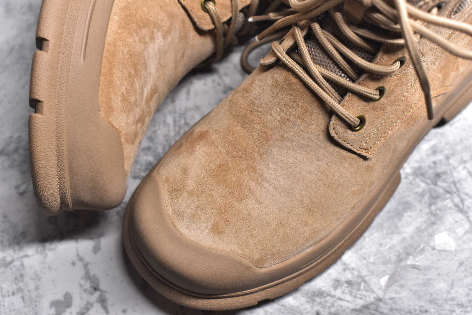 图片[8]-#Timberland添柏岚/天伯伦户外高帮休闲大黄靴系列 #广东大厂品质 原盒原包装 #24ss新款 时尚潮流搭配 面料采用意大利🇮🇹顶级磨砂细纹牛皮 搭配防臭防腐真皮乳胶鞋垫 大底到五金都是代工厂原材料制作 同原版固特异永不开胶工艺 好货不杀猪 首单质量严格把控 全网独家首发 品质毋庸置疑 全套官网统一包装 给您完美的穿着体验 质量考究耐穿 型男必备 专治不帅 高品质脚感一流 今年冬季防寒户外专用 日常随意搭配 尺码：38 39 40 41 42 43 44（皮鞋码）-选品中心