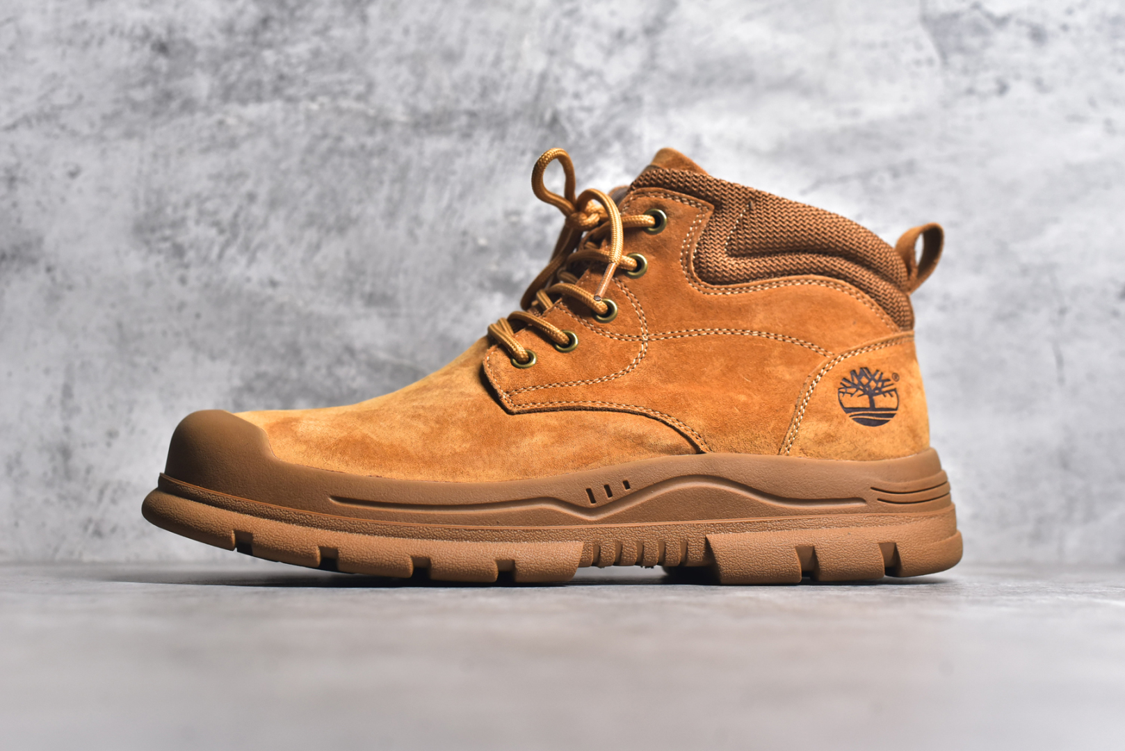 #Timberland添柏岚/天伯伦户外高帮休闲大黄靴系列 #广东大厂品质 原盒原包装 #24ss新款 时尚潮流搭配 面料采用意大利🇮🇹顶级磨砂细纹牛皮 搭配防臭防腐真皮乳胶鞋垫 大底到五金都是代工厂原材料制作 同原版固特异永不开胶工艺 好货不杀猪 首单质量严格把控 全网独家首发 品质毋庸置疑 全套官网统一包装 给您完美的穿着体验 质量考究耐穿 型男必备 专治不帅 高品质脚感一流 今年冬季防寒户外专用 日常随意搭配 尺码：38 39 40 41 42 43 44（皮鞋码）-选品中心
