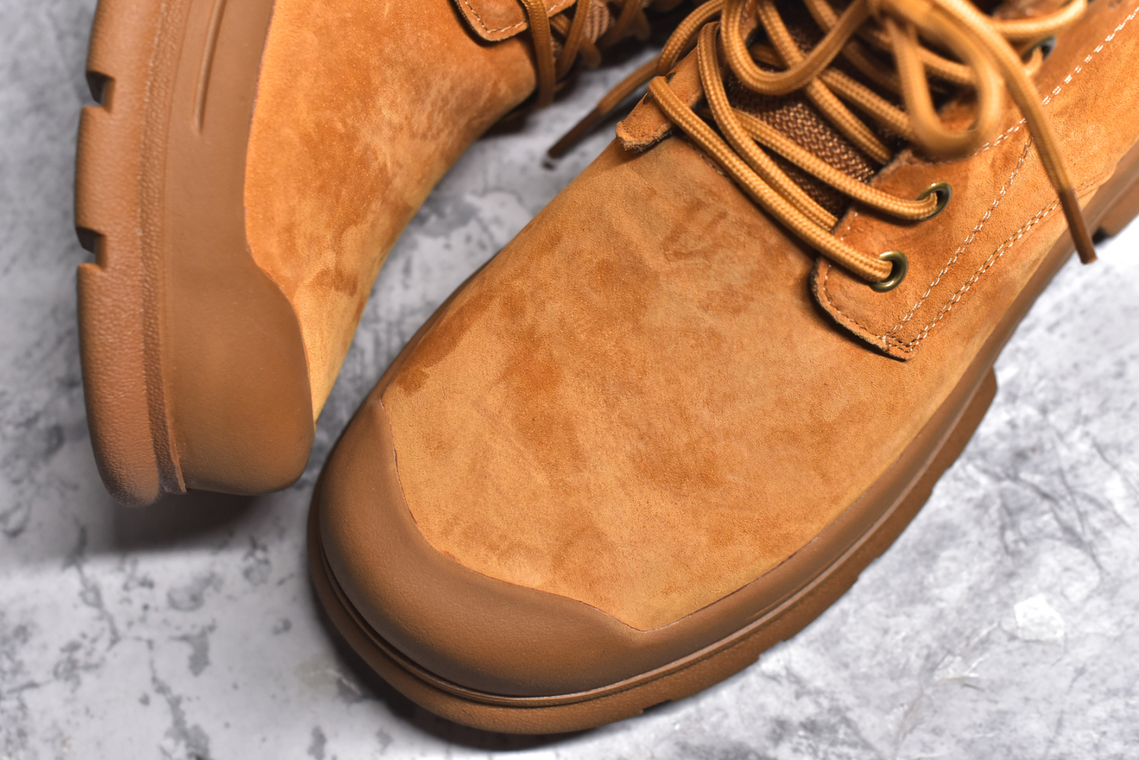 图片[8]-#Timberland添柏岚/天伯伦户外高帮休闲大黄靴系列 #广东大厂品质 原盒原包装 #24ss新款 时尚潮流搭配 面料采用意大利🇮🇹顶级磨砂细纹牛皮 搭配防臭防腐真皮乳胶鞋垫 大底到五金都是代工厂原材料制作 同原版固特异永不开胶工艺 好货不杀猪 首单质量严格把控 全网独家首发 品质毋庸置疑 全套官网统一包装 给您完美的穿着体验 质量考究耐穿 型男必备 专治不帅 高品质脚感一流 今年冬季防寒户外专用 日常随意搭配 尺码：38 39 40 41 42 43 44（皮鞋码）-选品中心