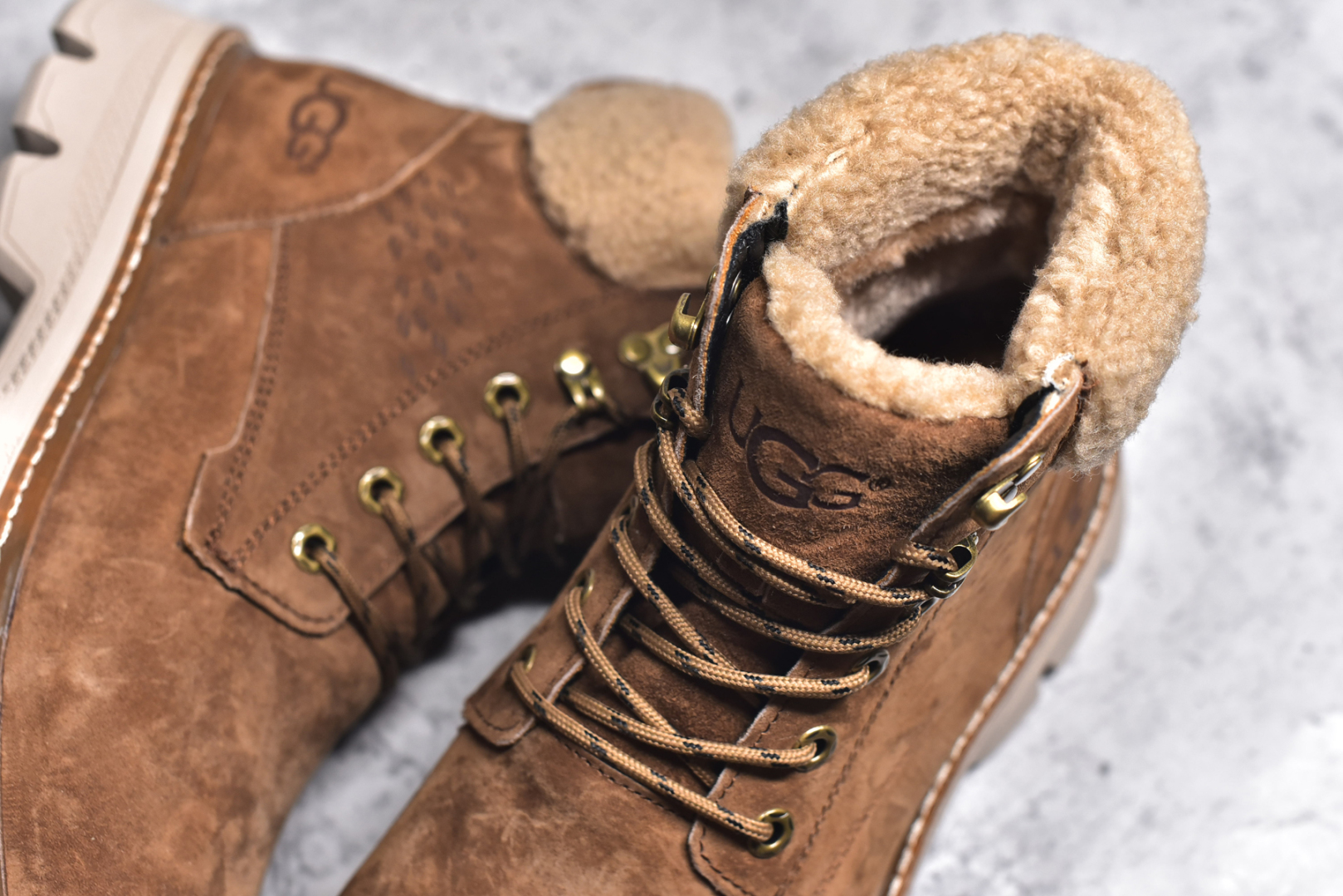 图片[9]-#UGG Tasman Weather Hybrid 塔斯曼混合系列中帮轻量休闲马丁靴 UGG 2024秋冬新品（羊羔毛一体内里🔥保暖锁热）秋冬必备 户外中帮休闲马丁靴雪地靴系列 广东大厂品质 24ss秋冬新款 时尚潮流搭配 面料釆用意大利进口磨砂牛皮 全鞋真牛皮材料 大底到五金都是代工厂原材料制作 好货不杀猪 首单质量严格把控 全套官网统一包装 今年冬季防寒户外专用产品 日常随意搭配 型男必备 尺码：39-44（比运动鞋大一码）-选品中心