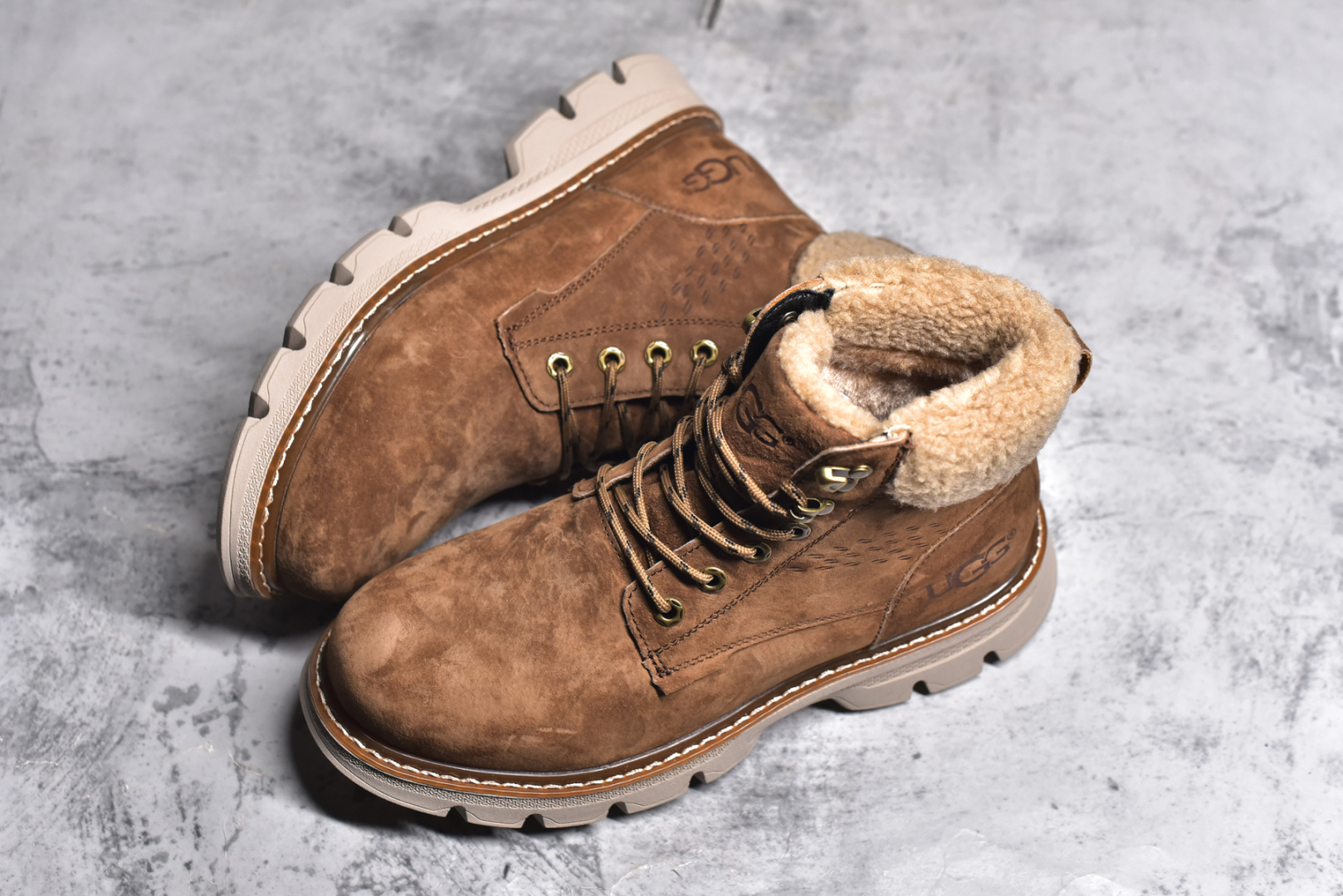 图片[7]-#UGG Tasman Weather Hybrid 塔斯曼混合系列中帮轻量休闲马丁靴 UGG 2024秋冬新品（羊羔毛一体内里🔥保暖锁热）秋冬必备 户外中帮休闲马丁靴雪地靴系列 广东大厂品质 24ss秋冬新款 时尚潮流搭配 面料釆用意大利进口磨砂牛皮 全鞋真牛皮材料 大底到五金都是代工厂原材料制作 好货不杀猪 首单质量严格把控 全套官网统一包装 今年冬季防寒户外专用产品 日常随意搭配 型男必备 尺码：39-44（比运动鞋大一码）-选品中心