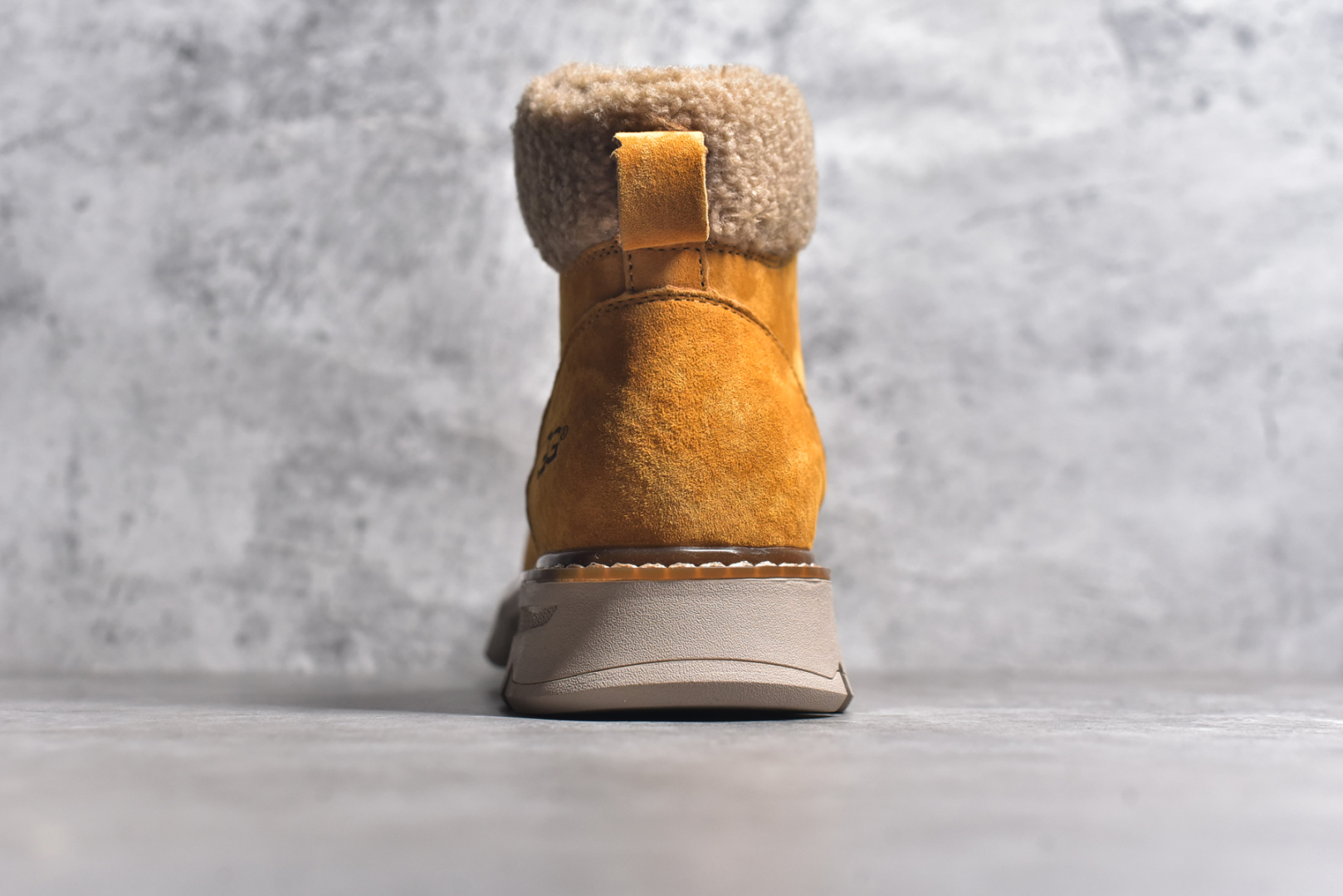 图片[5]-#UGG Tasman Weather Hybrid 塔斯曼混合系列中帮轻量休闲马丁靴 UGG 2024秋冬新品（羊羔毛一体内里🔥保暖锁热）秋冬必备 户外中帮休闲马丁靴雪地靴系列 广东大厂品质 24ss秋冬新款 时尚潮流搭配 面料釆用意大利进口磨砂牛皮 全鞋真牛皮材料 大底到五金都是代工厂原材料制作 好货不杀猪 首单质量严格把控 全套官网统一包装 今年冬季防寒户外专用产品 日常随意搭配 型男必备 尺码：39-44（比运动鞋大一码）-选品中心