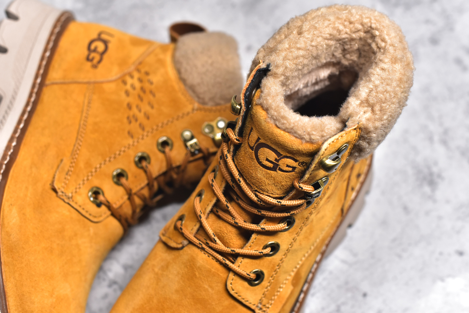 图片[9]-#UGG Tasman Weather Hybrid 塔斯曼混合系列中帮轻量休闲马丁靴 UGG 2024秋冬新品（羊羔毛一体内里🔥保暖锁热）秋冬必备 户外中帮休闲马丁靴雪地靴系列 广东大厂品质 24ss秋冬新款 时尚潮流搭配 面料釆用意大利进口磨砂牛皮 全鞋真牛皮材料 大底到五金都是代工厂原材料制作 好货不杀猪 首单质量严格把控 全套官网统一包装 今年冬季防寒户外专用产品 日常随意搭配 型男必备 尺码：39-44（比运动鞋大一码）-选品中心