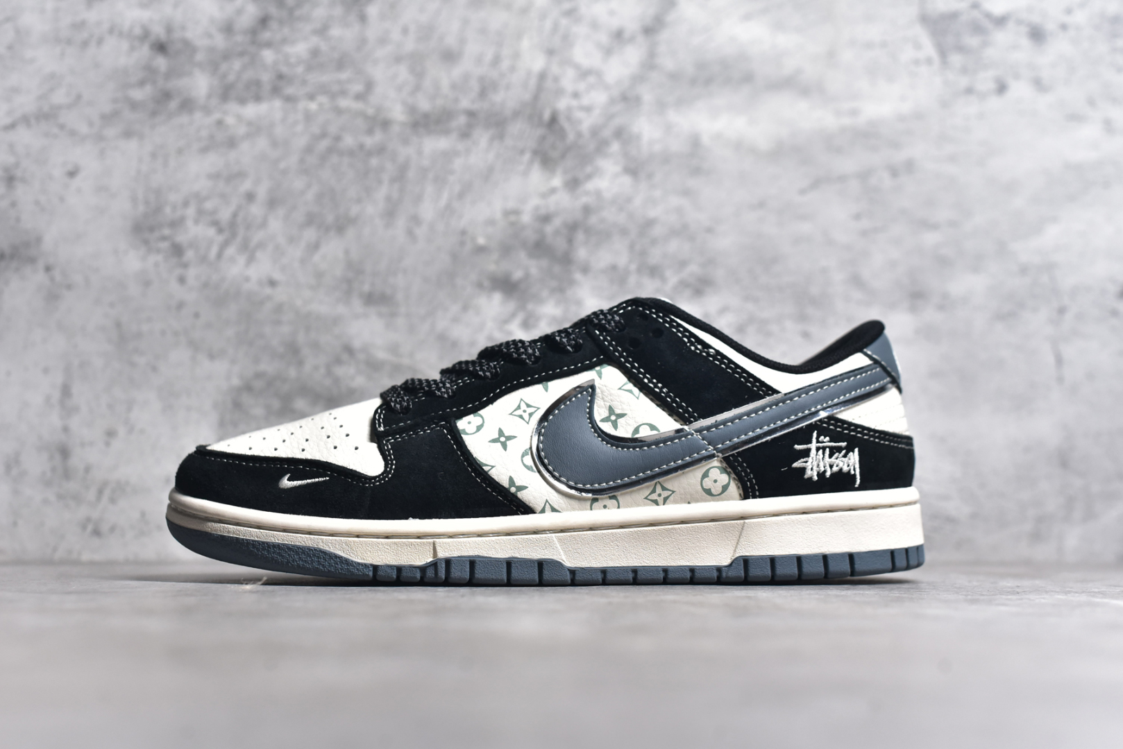 #NK SB Dunk Low 斯图西联名-黑白印花 周年高端定制 低帮休闲板鞋 XX3168-212 #定制鞋盒 大厂纯原品质出货 超高清洁度 皮料切割干净无任何毛边 细节完美 尺码：36 36.5 37.5 38 38.5 39 40 40.5 41 42 42.5 43 44 44.5 45-选品中心