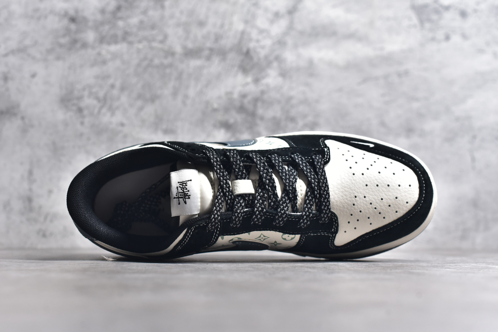 图片[4]-#NK SB Dunk Low 斯图西联名-黑白印花 周年高端定制 低帮休闲板鞋 XX3168-212 #定制鞋盒 大厂纯原品质出货 超高清洁度 皮料切割干净无任何毛边 细节完美 尺码：36 36.5 37.5 38 38.5 39 40 40.5 41 42 42.5 43 44 44.5 45-选品中心