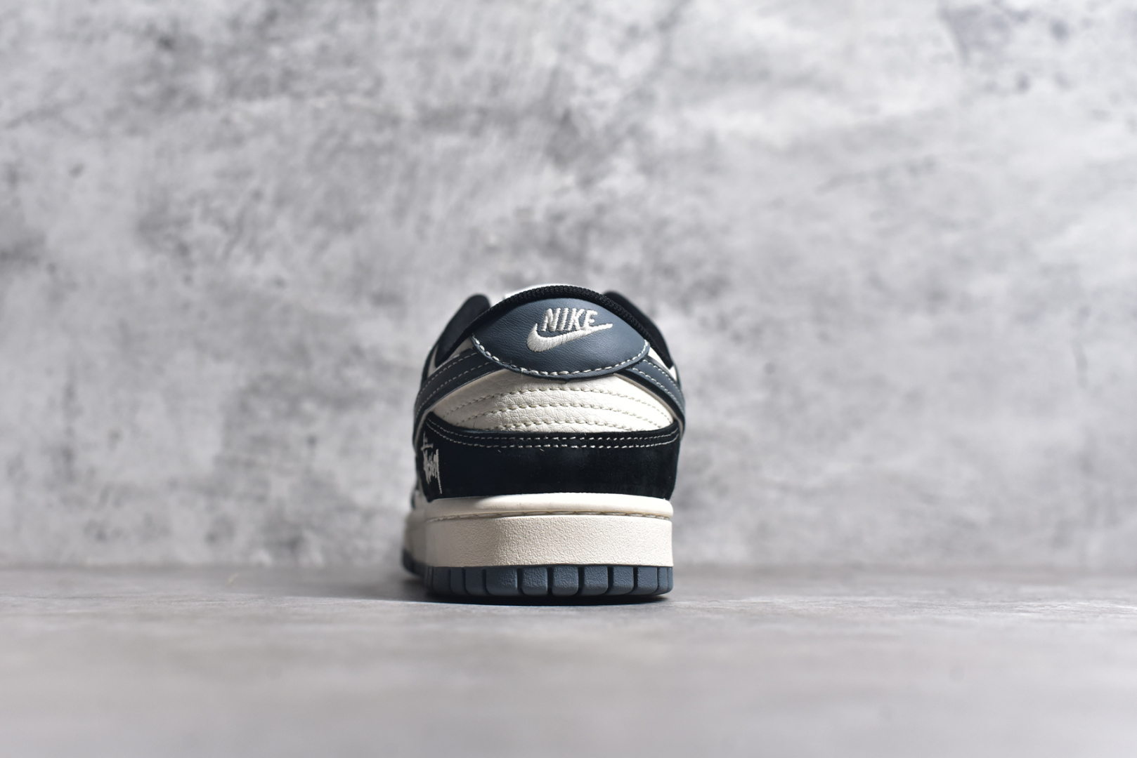 图片[5]-#NK SB Dunk Low 斯图西联名-黑白印花 周年高端定制 低帮休闲板鞋 XX3168-212 #定制鞋盒 大厂纯原品质出货 超高清洁度 皮料切割干净无任何毛边 细节完美 尺码：36 36.5 37.5 38 38.5 39 40 40.5 41 42 42.5 43 44 44.5 45-选品中心