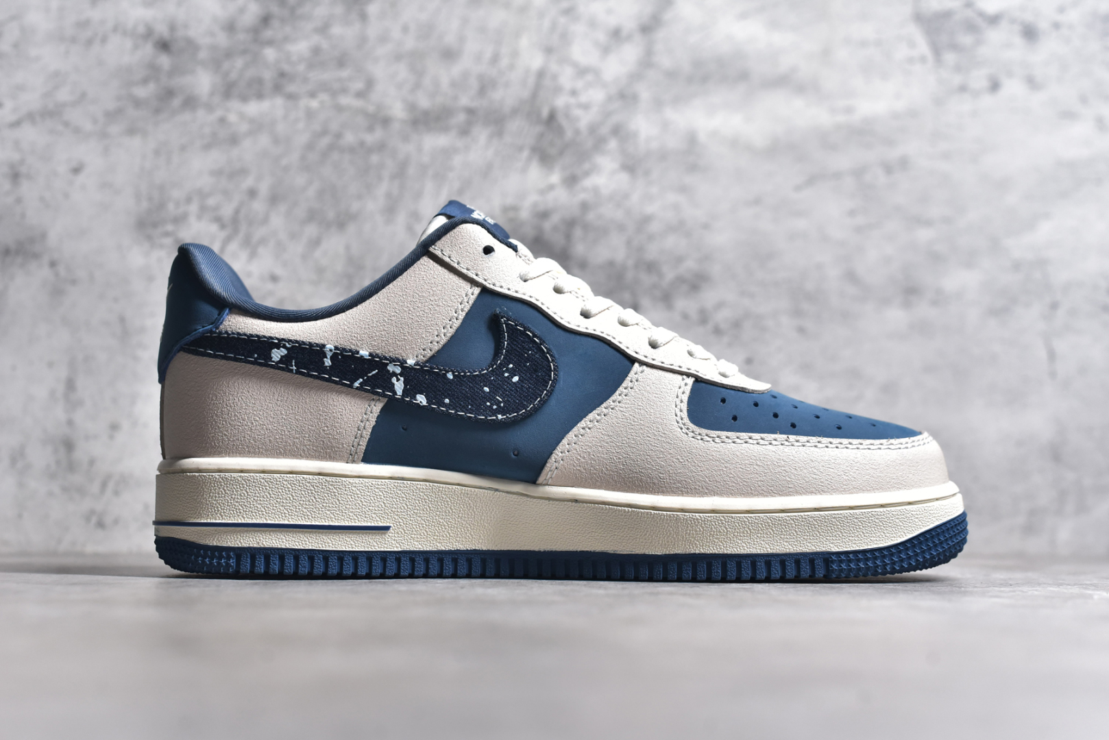图片[3]-#NK Air Force 1\’07 Low 北面联名-米蓝花布勾 空军一号 低帮休闲板鞋 KK1988-021 #原楦头原纸板 原装鞋盒 定制五金配件 内置全掌气垫 原厂鞋底 尺码：36 36.5 37.5 38 38.5 39 40 40.5 41 42 42.5 43 44 44.5 45-选品中心