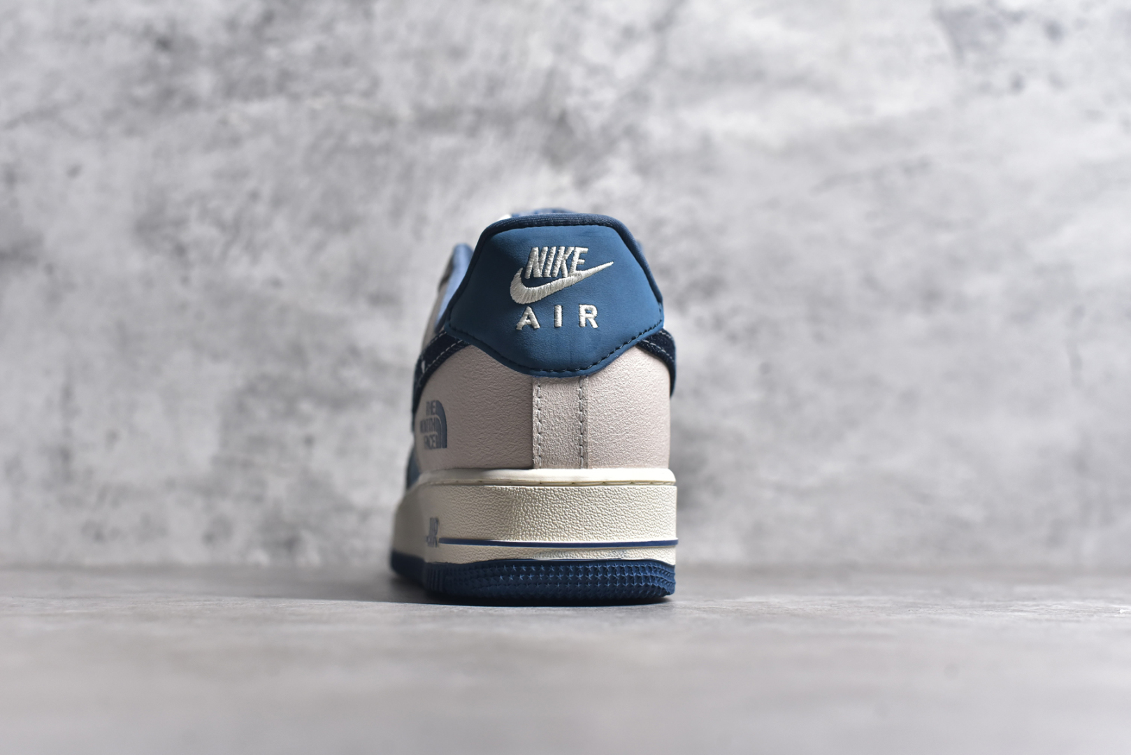 图片[5]-#NK Air Force 1\’07 Low 北面联名-米蓝花布勾 空军一号 低帮休闲板鞋 KK1988-021 #原楦头原纸板 原装鞋盒 定制五金配件 内置全掌气垫 原厂鞋底 尺码：36 36.5 37.5 38 38.5 39 40 40.5 41 42 42.5 43 44 44.5 45-选品中心