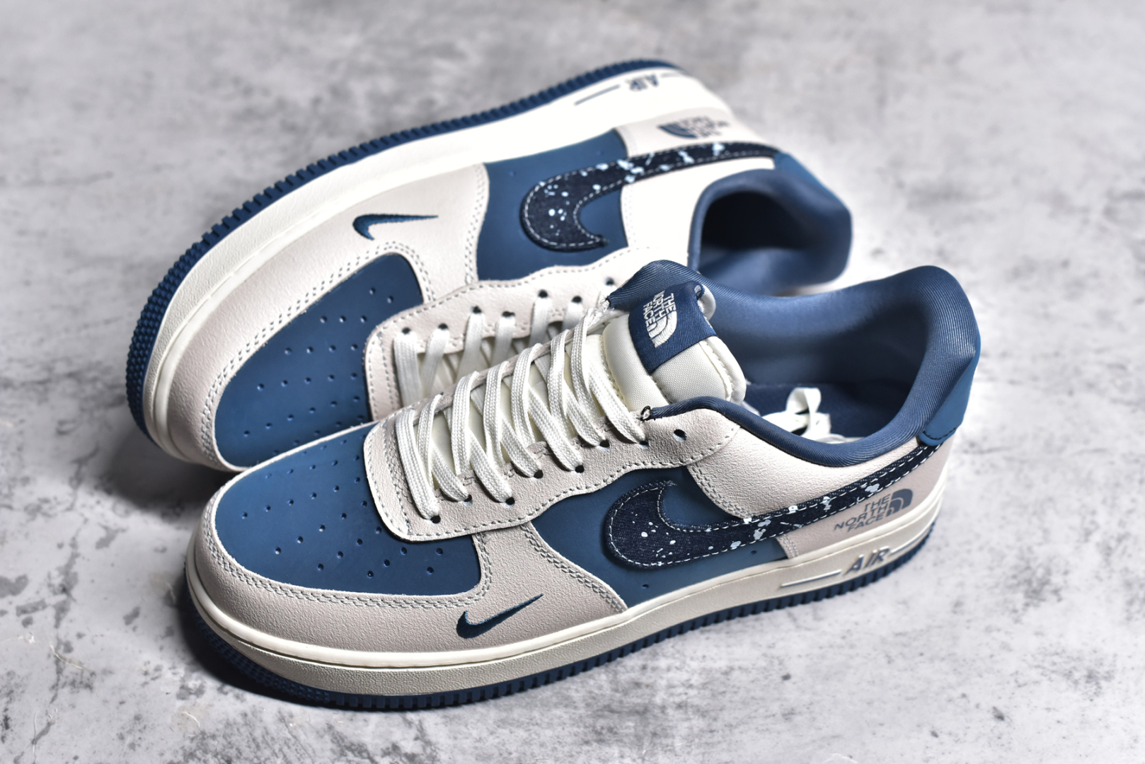 图片[7]-#NK Air Force 1\’07 Low 北面联名-米蓝花布勾 空军一号 低帮休闲板鞋 KK1988-021 #原楦头原纸板 原装鞋盒 定制五金配件 内置全掌气垫 原厂鞋底 尺码：36 36.5 37.5 38 38.5 39 40 40.5 41 42 42.5 43 44 44.5 45-选品中心