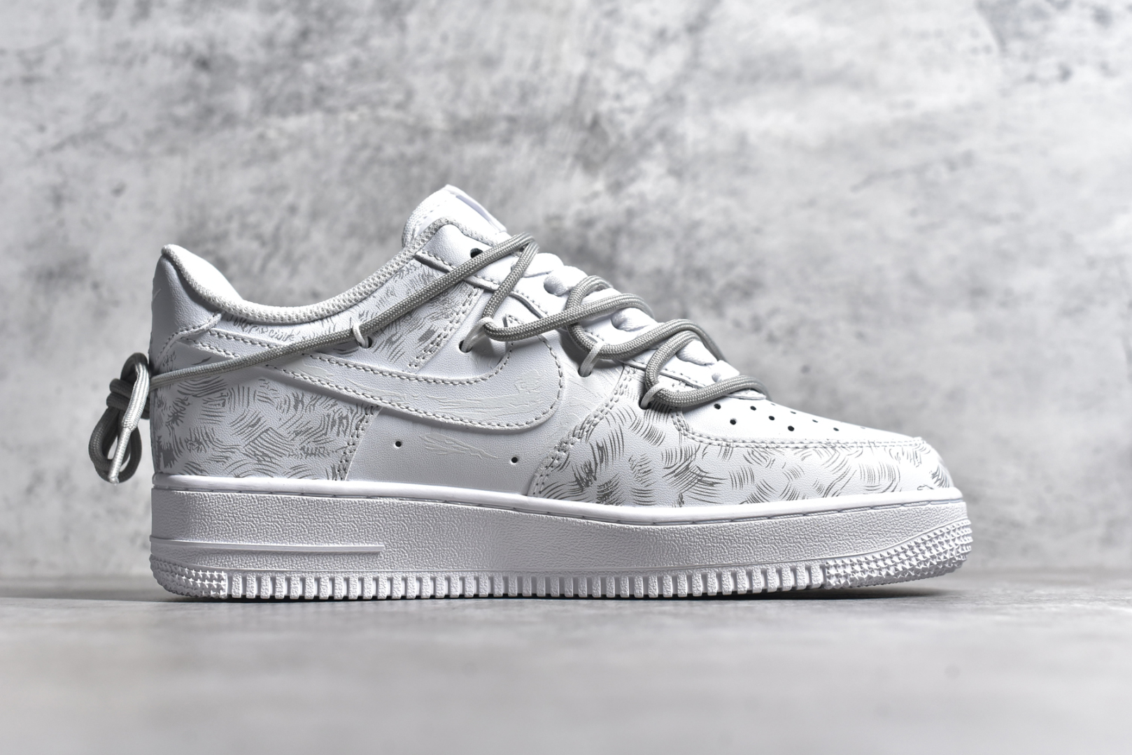 图片[3]-#NK Air Force 1\’07 Low 二次元主题 爱情宣言 空军一号绑带低帮休闲板鞋 ZH0316-034 #定制皮料 原厂3D打印 定制鞋盒 原楦原纸板 纯正空军版型 内置全掌气垫 尺码：36 36.5 37.5 38 38.5 39 40 40.5 41 42 42.5 43 44 44.5 45-选品中心
