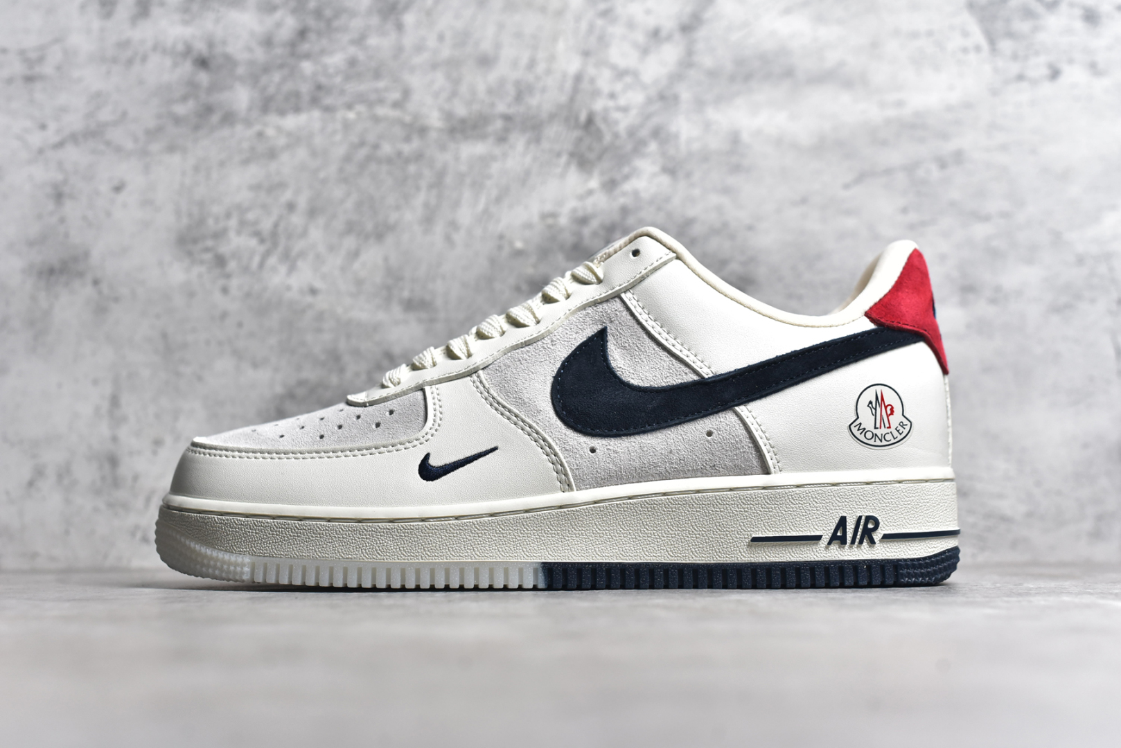 #NK Air Force 1\’07 Low 蒙口联名-米蓝猪八双拼 空军一号低帮休闲板鞋 CH6336-512 #原楦头原纸板 原装鞋盒 定制五金配件 内置全掌气垫 原厂鞋底 尺码：36 36.5 37.5 38 38.5 39 40 40.5 41 42 42.5 43 44 44.5 45-选品中心