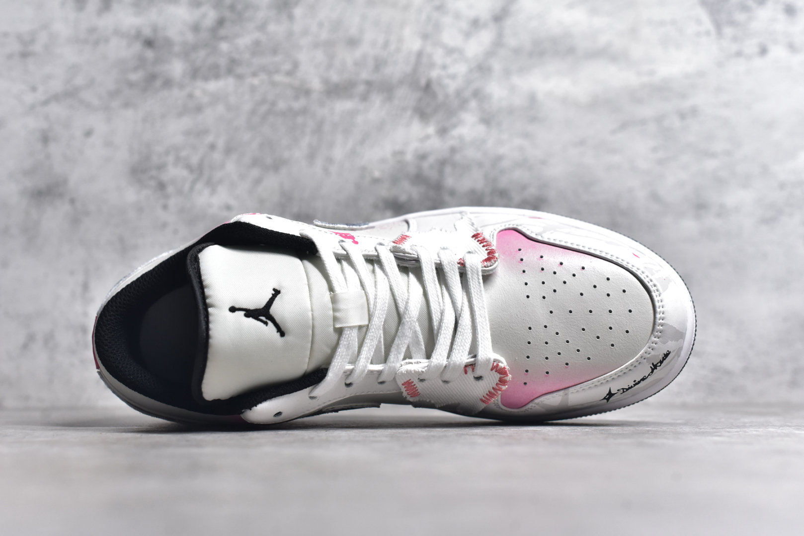 图片[4]-#Air Jordan AJ1 Low 低帮系列定制配色 553558-132 原厂内置气垫魔块 A模大底 头层小牛皮 鞋舌AJ原厂专用牛津布+AJ专用反口珍珠布+原厂无杂质高弹内里海棉+特殊封边弹力鞋带 尺码：36 36.5 37.5 38 38.5 39 40 40.5 41 42 42.5 43 44 44.5 45 46-选品中心