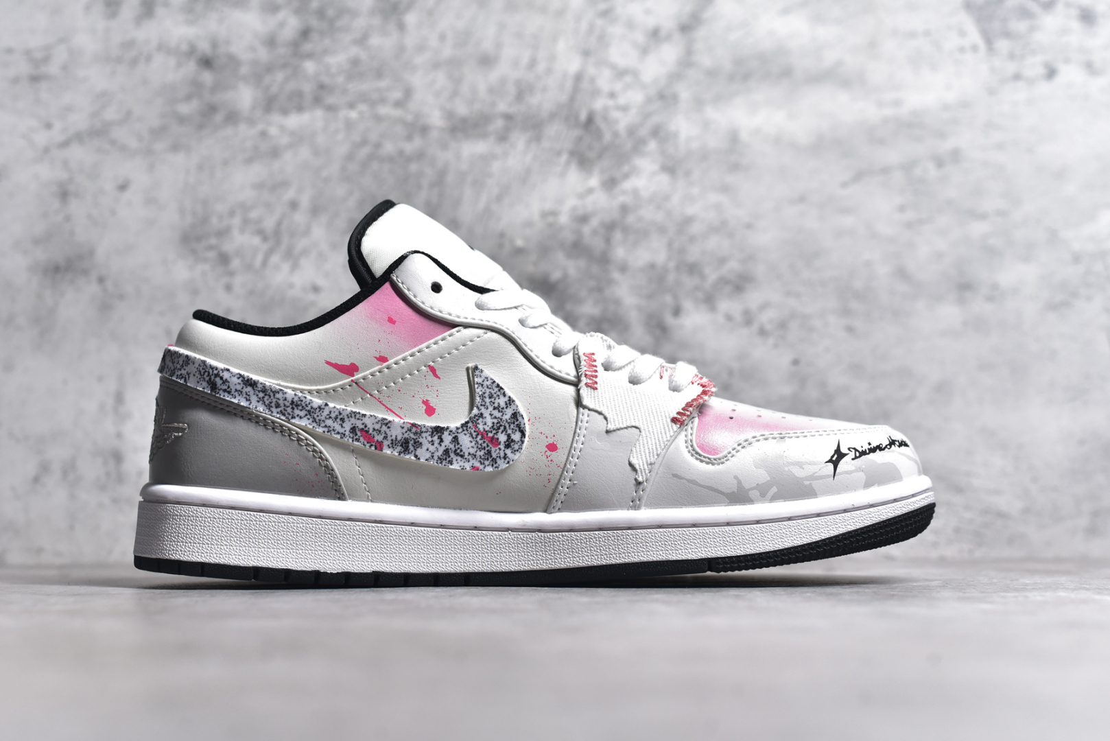 图片[3]-#Air Jordan AJ1 Low 低帮系列定制配色 553558-132 原厂内置气垫魔块 A模大底 头层小牛皮 鞋舌AJ原厂专用牛津布+AJ专用反口珍珠布+原厂无杂质高弹内里海棉+特殊封边弹力鞋带 尺码：36 36.5 37.5 38 38.5 39 40 40.5 41 42 42.5 43 44 44.5 45 46-选品中心