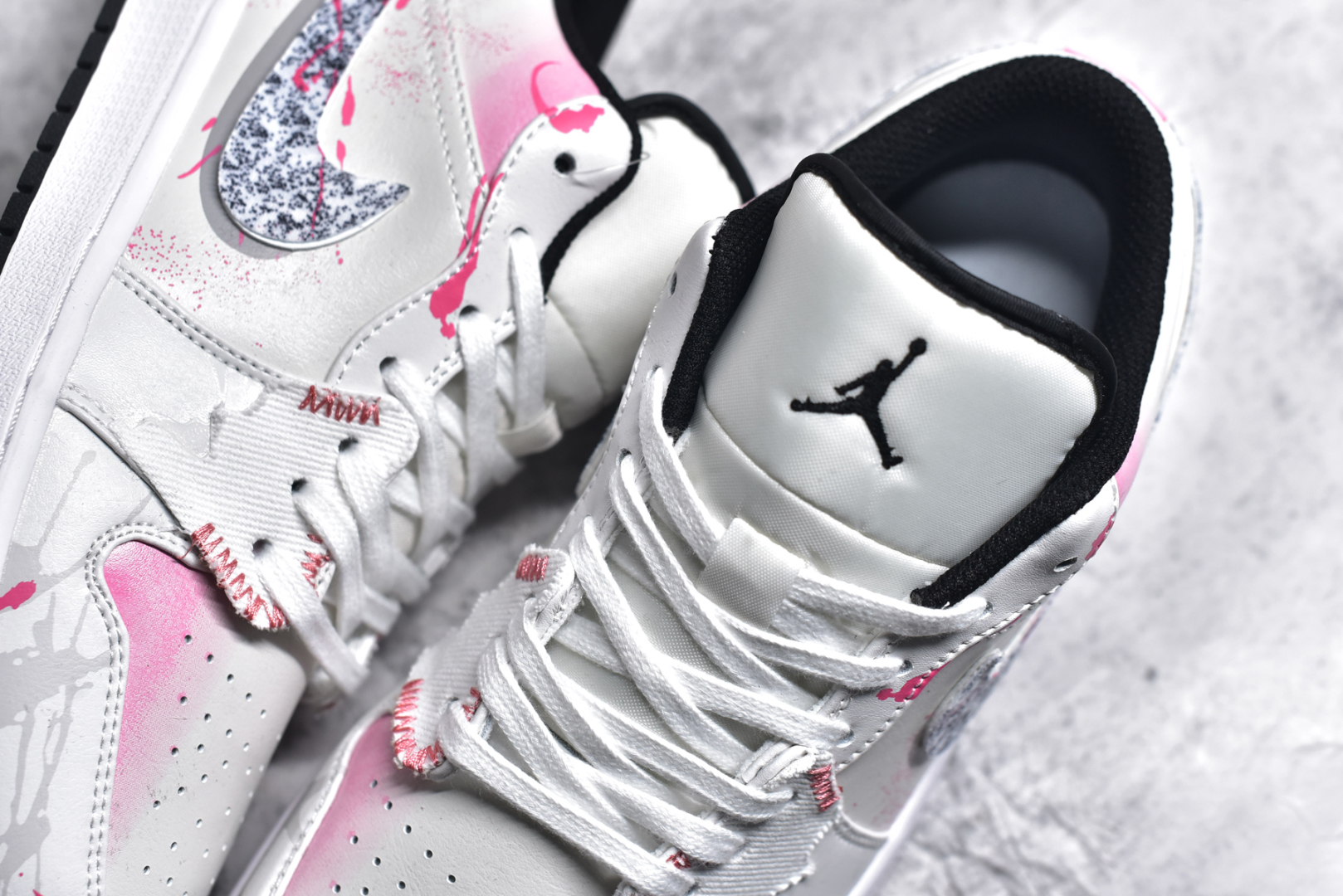 图片[9]-#Air Jordan AJ1 Low 低帮系列定制配色 553558-132 原厂内置气垫魔块 A模大底 头层小牛皮 鞋舌AJ原厂专用牛津布+AJ专用反口珍珠布+原厂无杂质高弹内里海棉+特殊封边弹力鞋带 尺码：36 36.5 37.5 38 38.5 39 40 40.5 41 42 42.5 43 44 44.5 45 46-选品中心