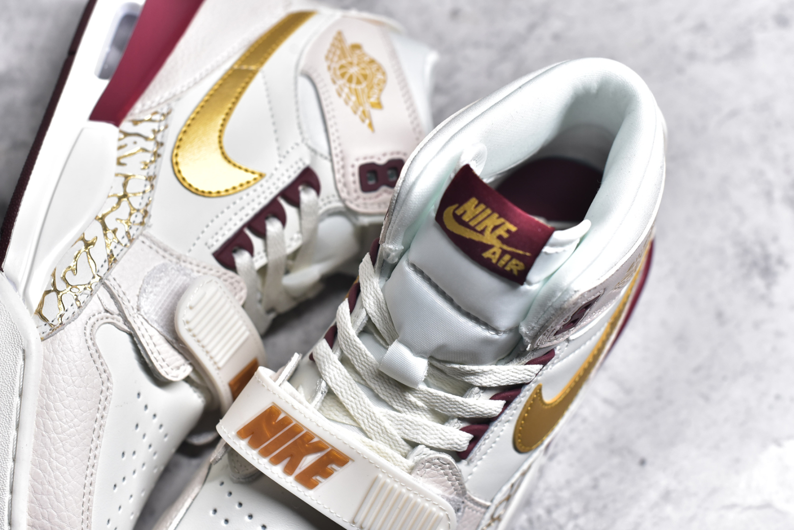 图片[9]-# \”蛇年/CHINESE NEW YEAR/CNY\” NK Air Jordan Legacy 312 High 乔丹最强三合一混合版 蛇年限定 有着交错结合的设计，它的名字就展现出它所包含的鞋款元素，312 分别对应了 Air Jordan 3、Air Jordan 1 和 Air Trainer 2，将这三双经典又有不俗人气的鞋款融合，“最强三合一” 的名称由此得来 货号：IB4914 161MT 尺码：36 36.5 37.5 38 38.5 39 40 40.5 41 42 42.5 43 44 44.5 45 46 47.5-选品中心