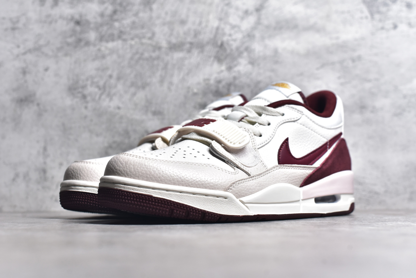 图片[2]-#NK Air Jordan Legacy 312 Low 乔丹最强三合一混合版 有着交错结合的设计，它的名字就展现出它所包含的鞋款元素，312 分别对应了 Air Jordan 3、Air Jordan 1 和 Air Trainer 2，将这三双经典又有不俗人气的鞋款融合，“最强三合一” 的名称由此得来 货号：IB4712 161MT 尺码：36 36.5 37.5 38 38.5 39 40 40.5 41 42 42.5 43 44 44.5 45 46 47.5-选品中心