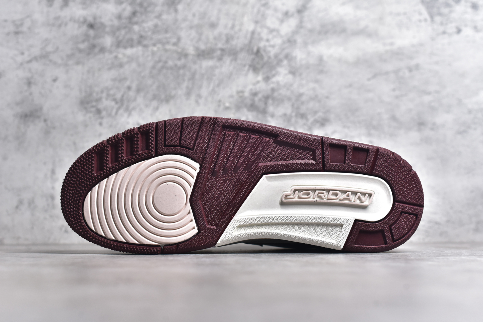 图片[6]-#NK Air Jordan Legacy 312 Low 乔丹最强三合一混合版 有着交错结合的设计，它的名字就展现出它所包含的鞋款元素，312 分别对应了 Air Jordan 3、Air Jordan 1 和 Air Trainer 2，将这三双经典又有不俗人气的鞋款融合，“最强三合一” 的名称由此得来 货号：IB4712 161MT 尺码：36 36.5 37.5 38 38.5 39 40 40.5 41 42 42.5 43 44 44.5 45 46 47.5-选品中心