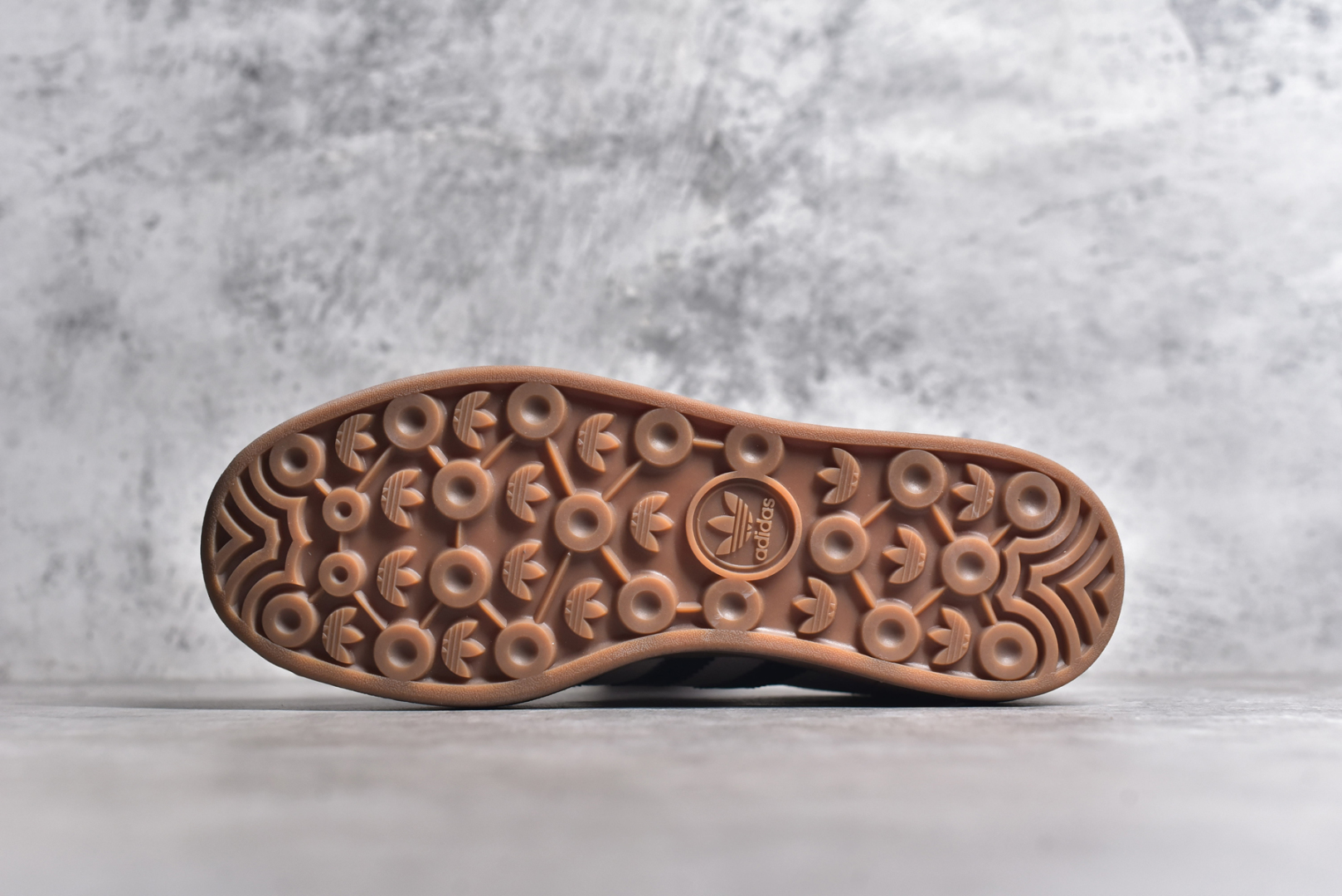 图片[6]-#AD Originals Gazelle Bold W 三叶草厚底休闲防滑耐磨低帮板鞋 鞋头出色设计 塑就出众贴合感稳固的后跟贴合足部曲线设计软弹舒适 不易磨脚橡胶鞋底配合防滑纹路设计 平稳抓地 货号：IE0429 尺码：35.5-40-选品中心