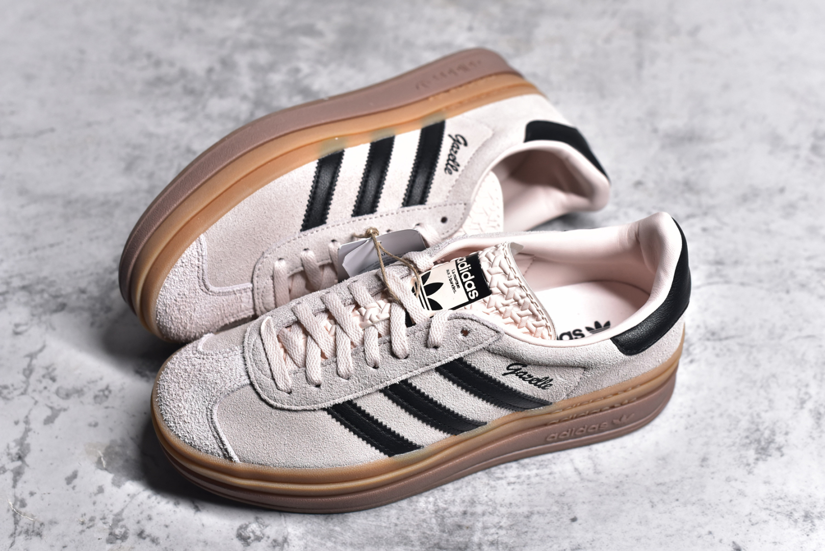 图片[7]-#AD Originals Gazelle Bold W 三叶草厚底休闲防滑耐磨低帮板鞋 鞋头出色设计 塑就出众贴合感稳固的后跟贴合足部曲线设计软弹舒适 不易磨脚橡胶鞋底配合防滑纹路设计 平稳抓地 货号：IE0429 尺码：35.5-40-选品中心