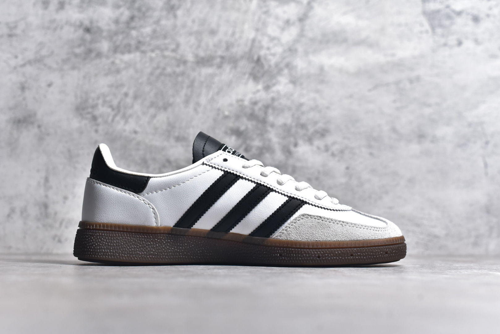 图片[3]-#AD Originals Handball Spezial 白色 低帮休闲板鞋 货号：IE3403 全新高端零售平台专供品质出货 全鞋身采用头层牛皮 包括鞋舌也是头层皮 私模大底 非市面公底 尺码：36 36.5 37 38 38.5 39 40 40.5 41 42 42.5 43 44 44.5 45-选品中心